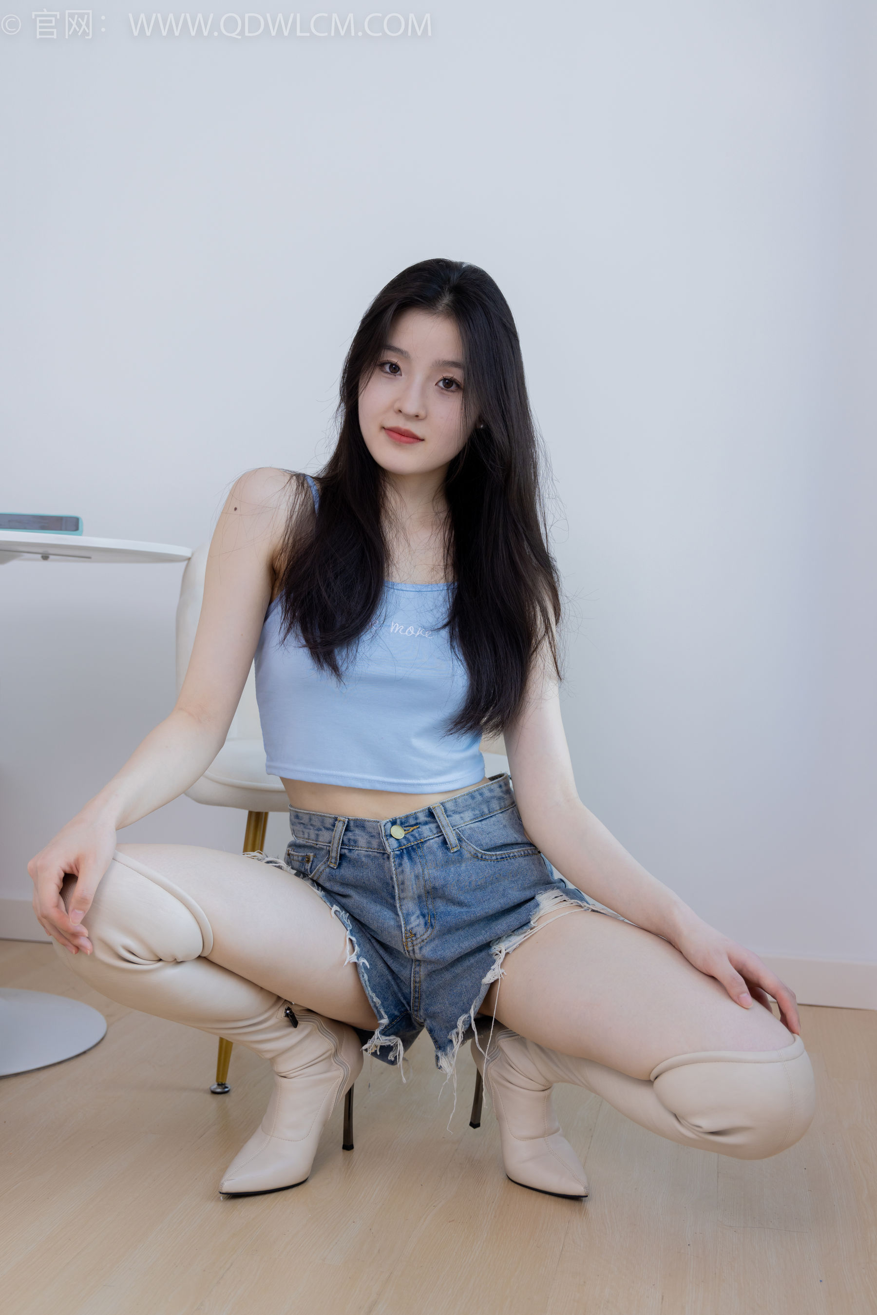 物恋传媒 No.2207 青柠 - 火红的夕阳/(180P)