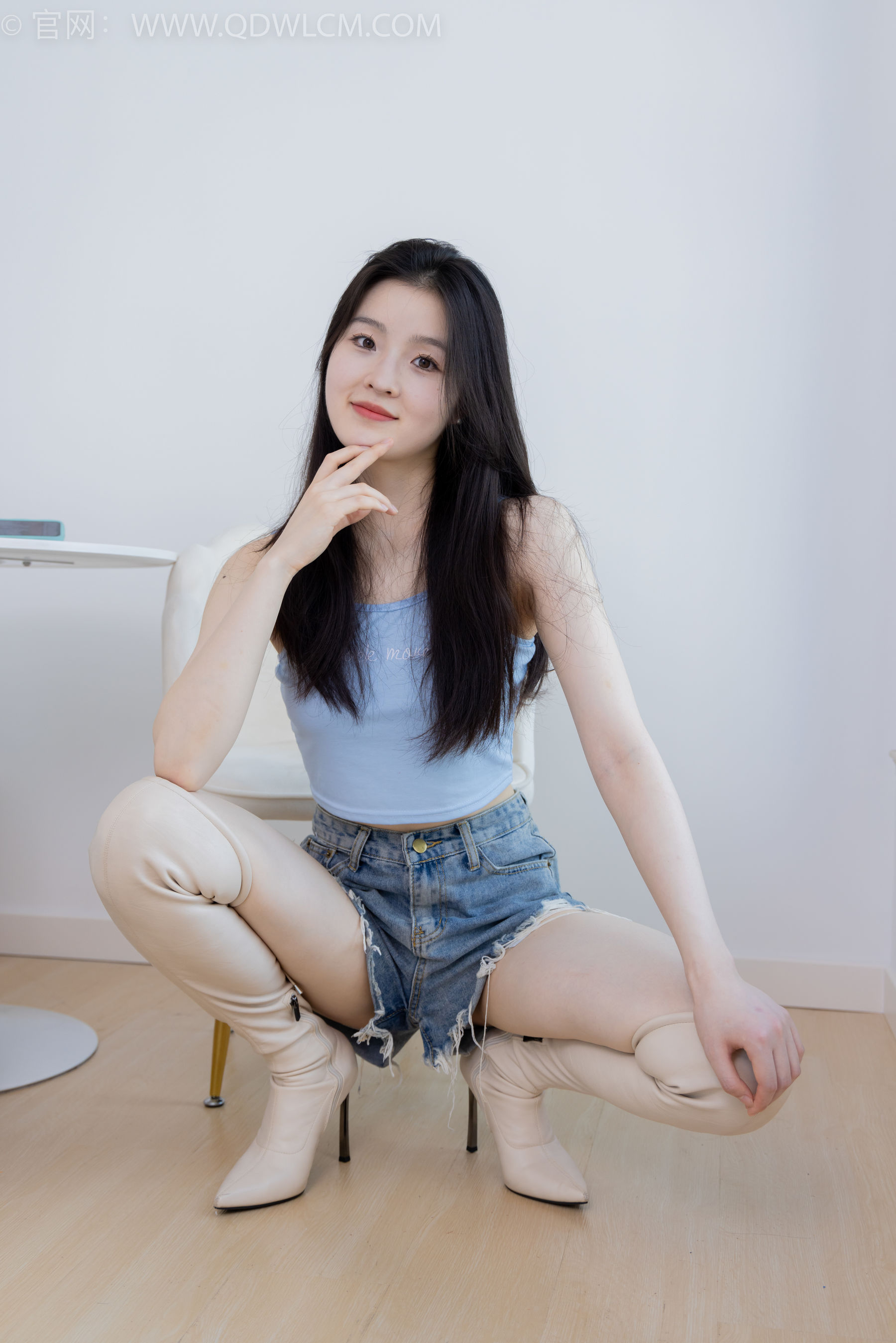 物恋传媒 No.2207 青柠 - 火红的夕阳/(180P)