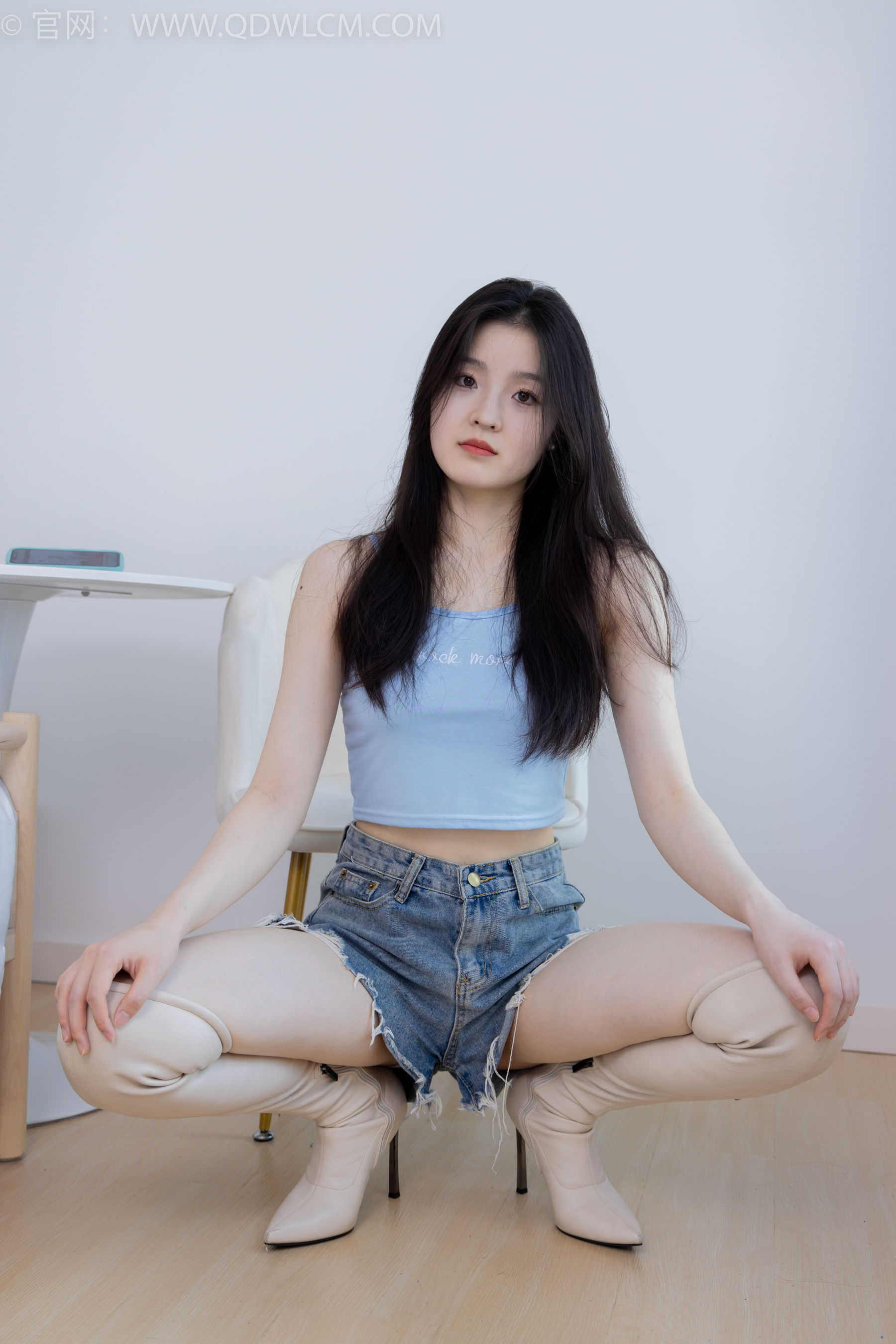 物恋传媒 No.2207 青柠 - 火红的夕阳/(180P)