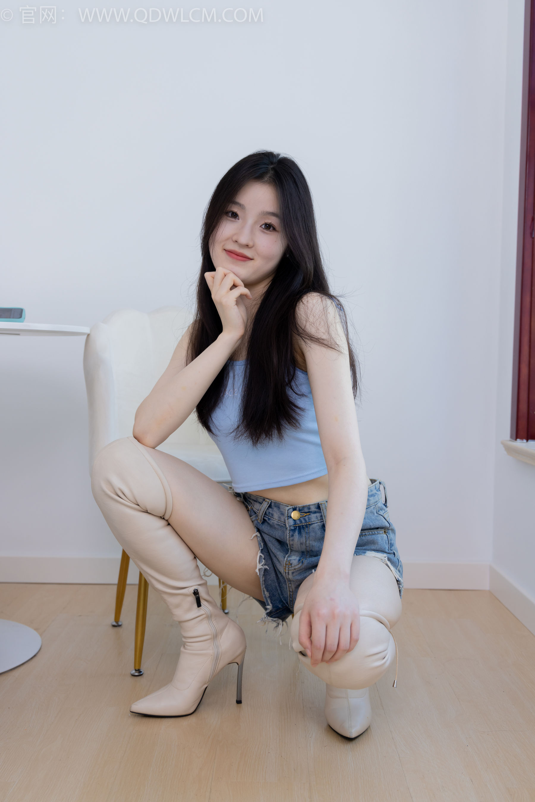 物恋传媒 No.2207 青柠 - 火红的夕阳/(180P)