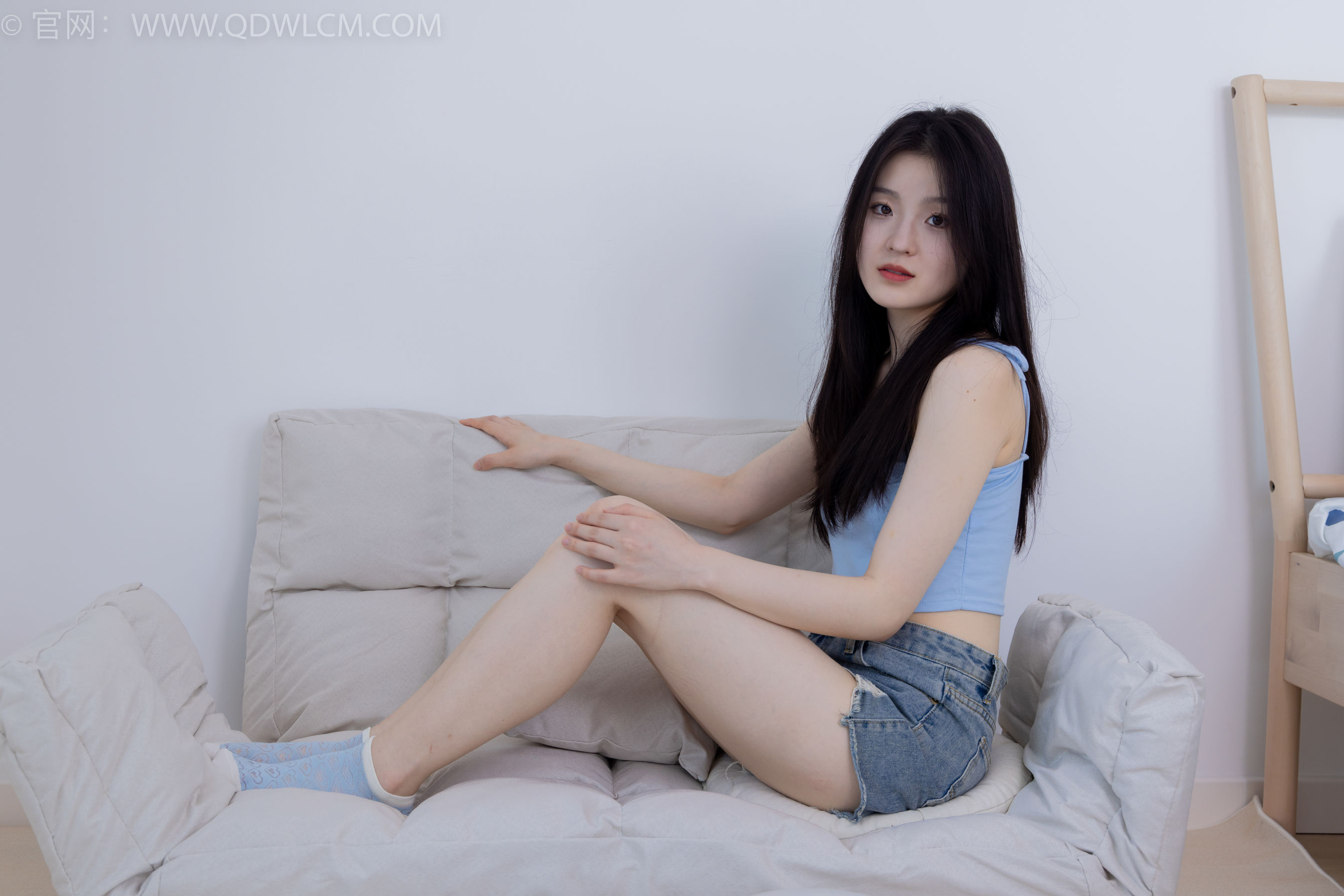 物恋传媒 No.2207 青柠 - 火红的夕阳/(180P)