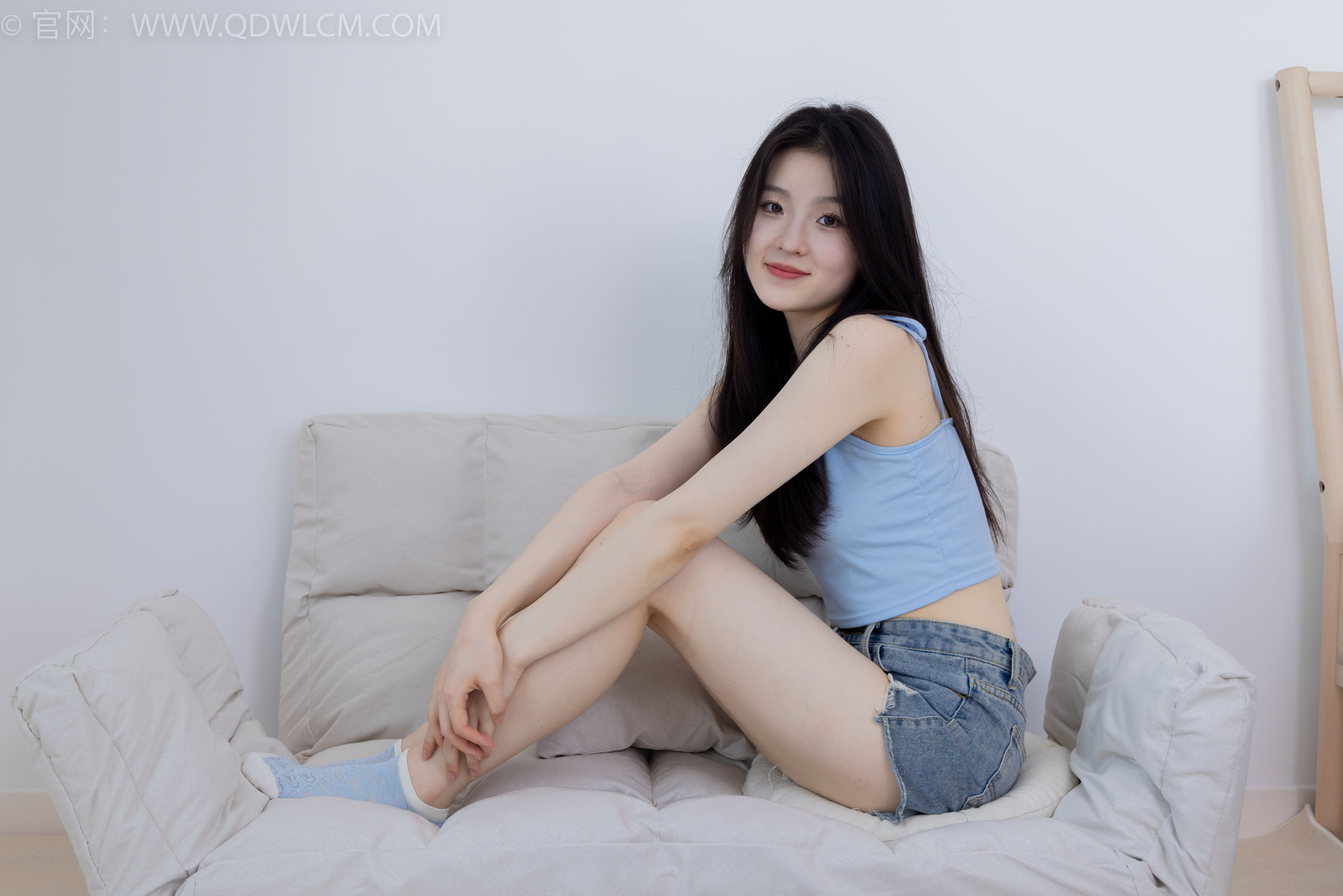 物恋传媒 No.2207 青柠 - 火红的夕阳/(180P)