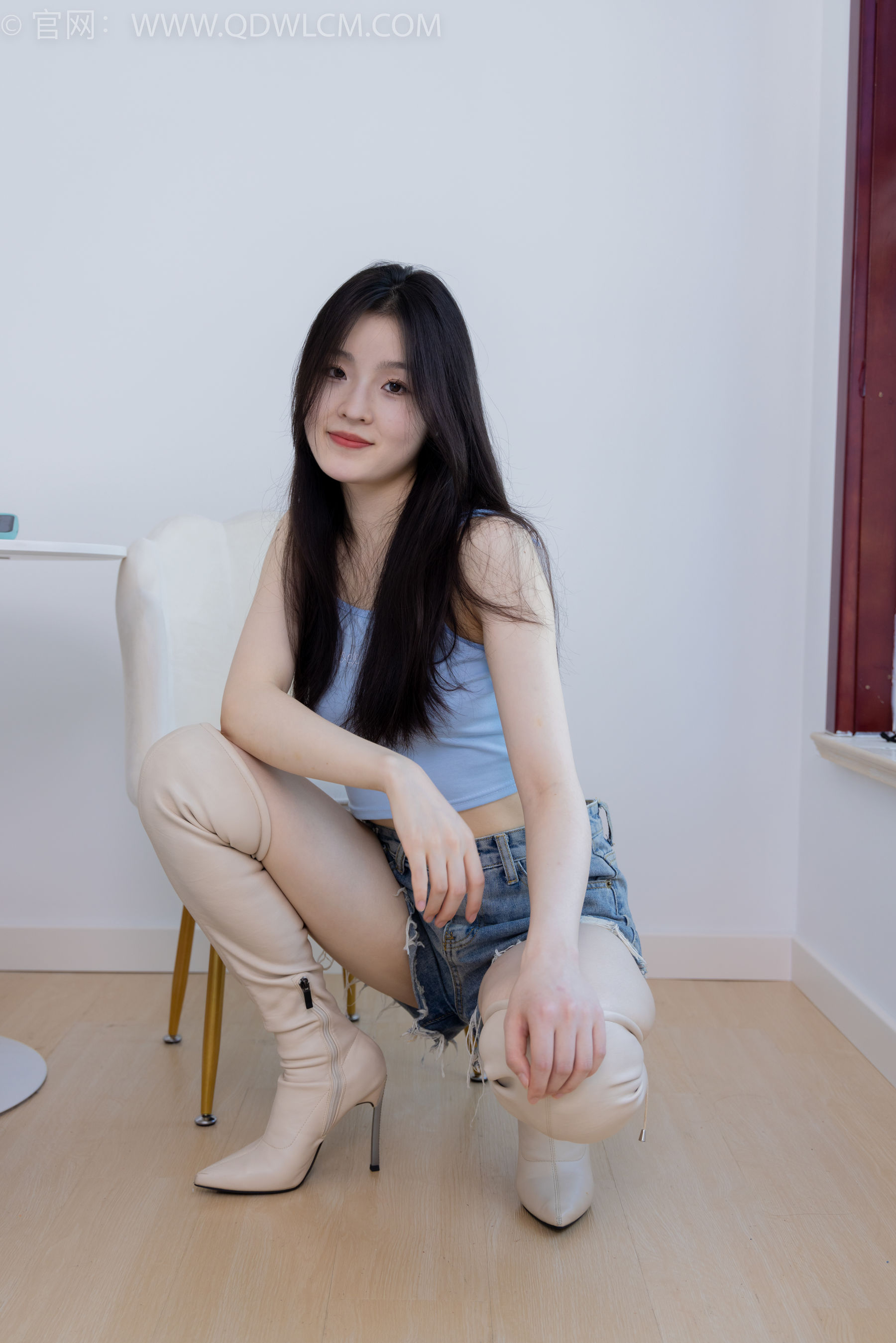 物恋传媒 No.2207 青柠 - 火红的夕阳/(180P)