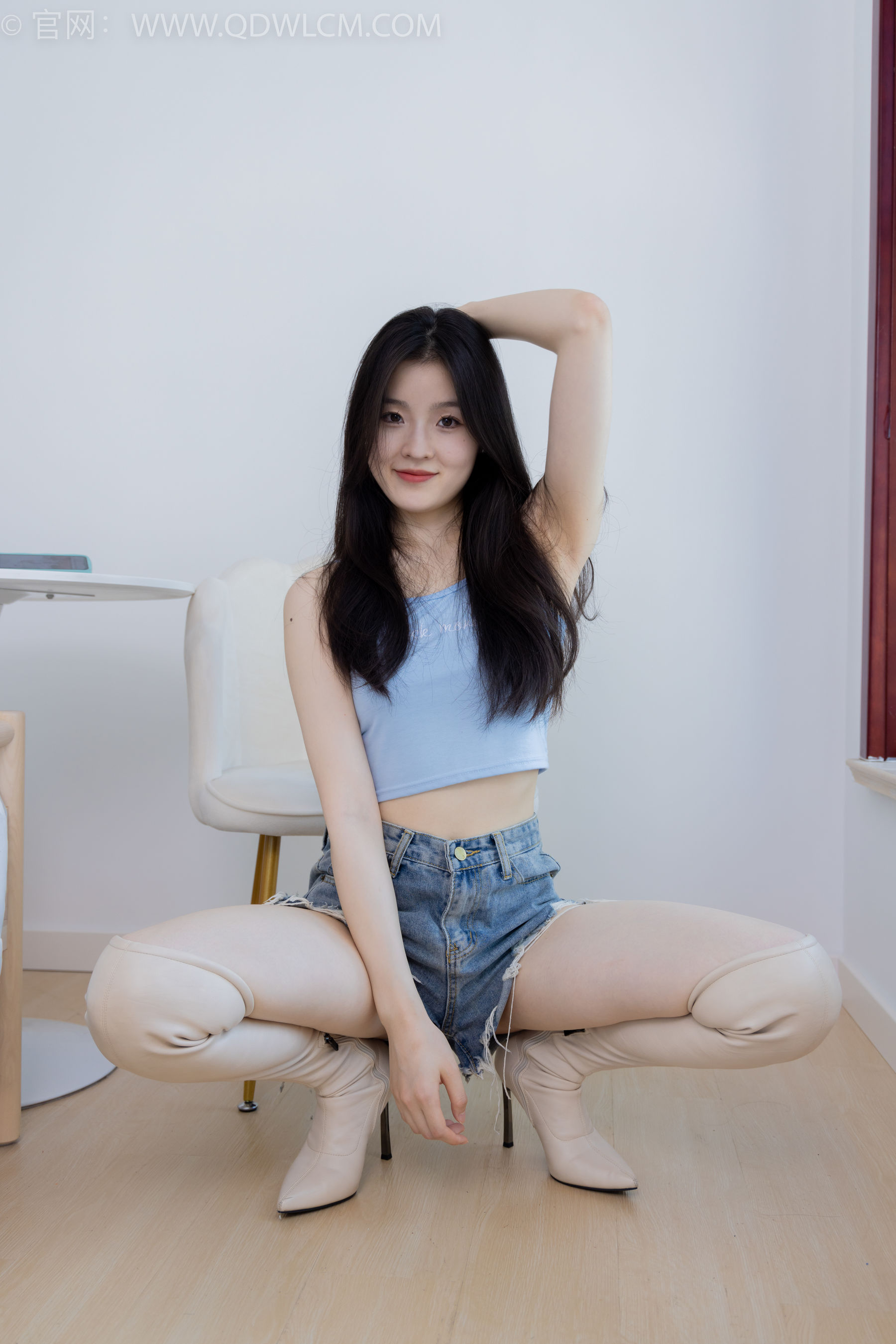 物恋传媒 No.2207 青柠 - 火红的夕阳/(180P)