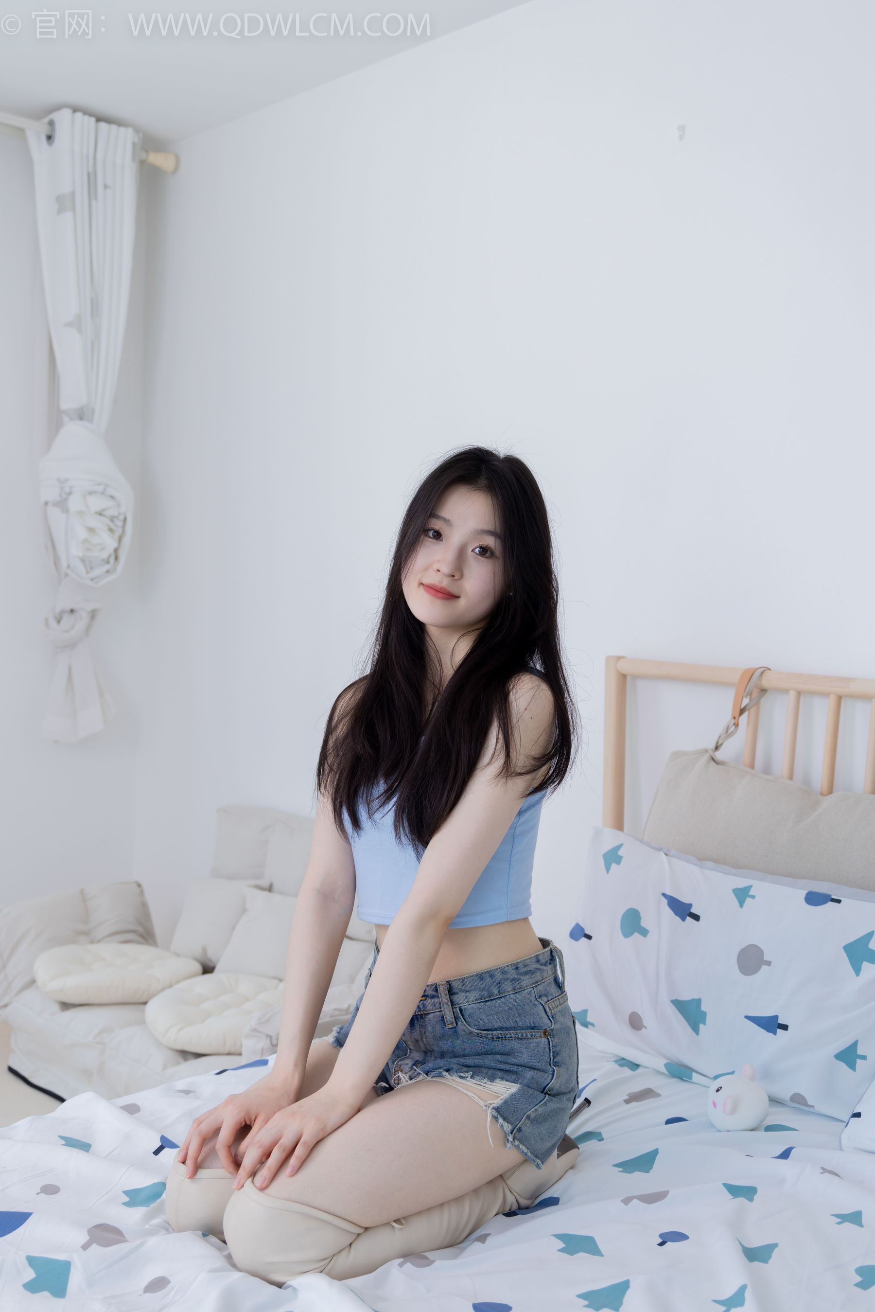 物恋传媒 No.2207 青柠 - 火红的夕阳/(180P)