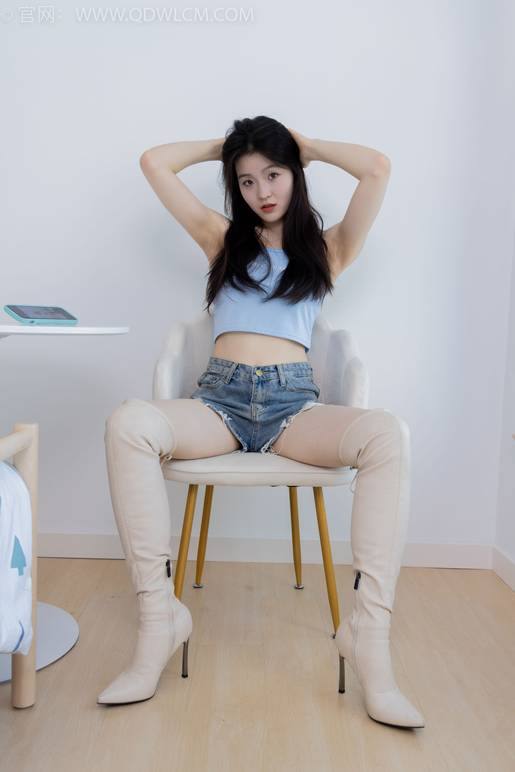 物恋传媒 No.2207 青柠 - 火红的夕阳/(180P)