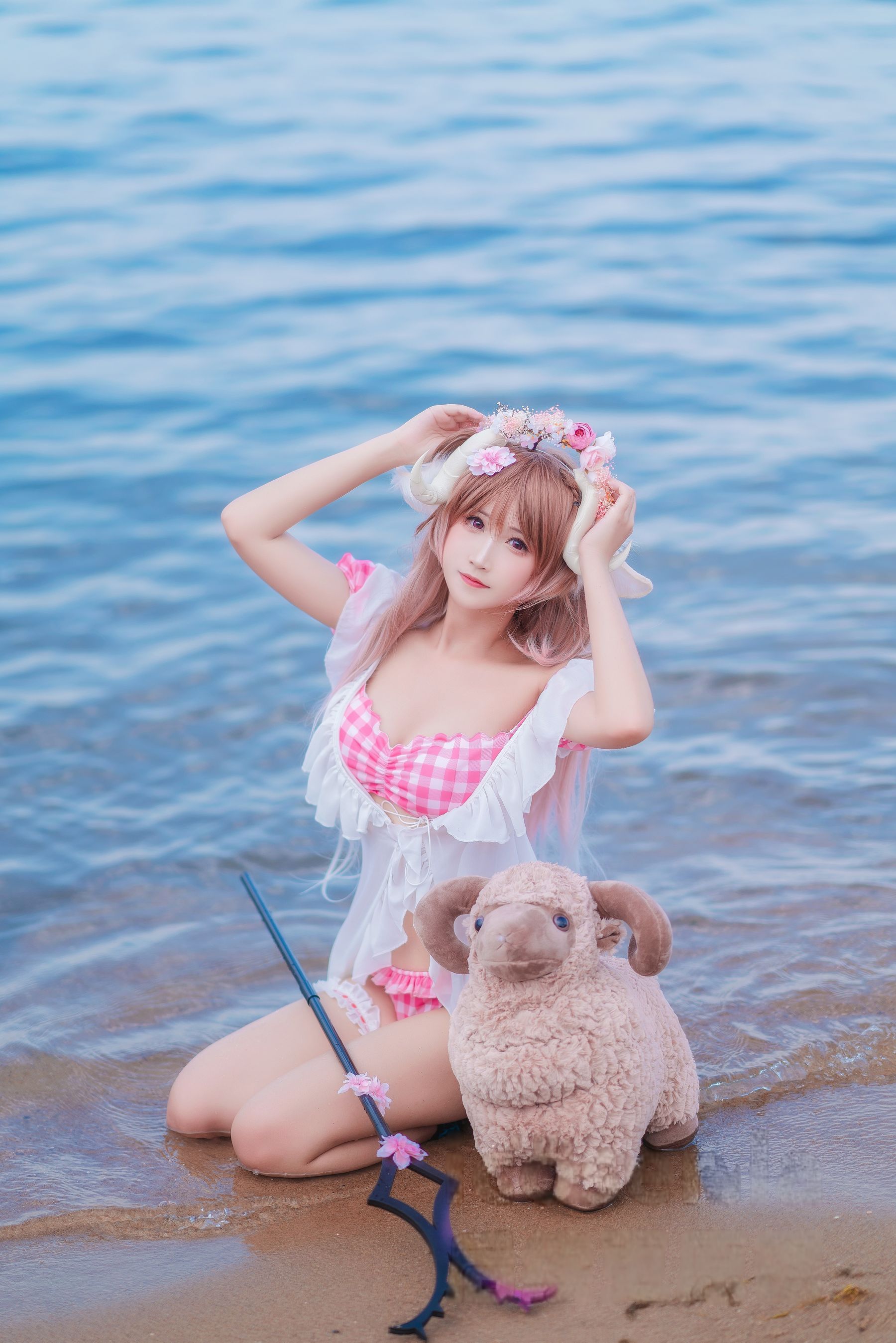 微博妹子三度_69 - 小羊泳装/(17P)