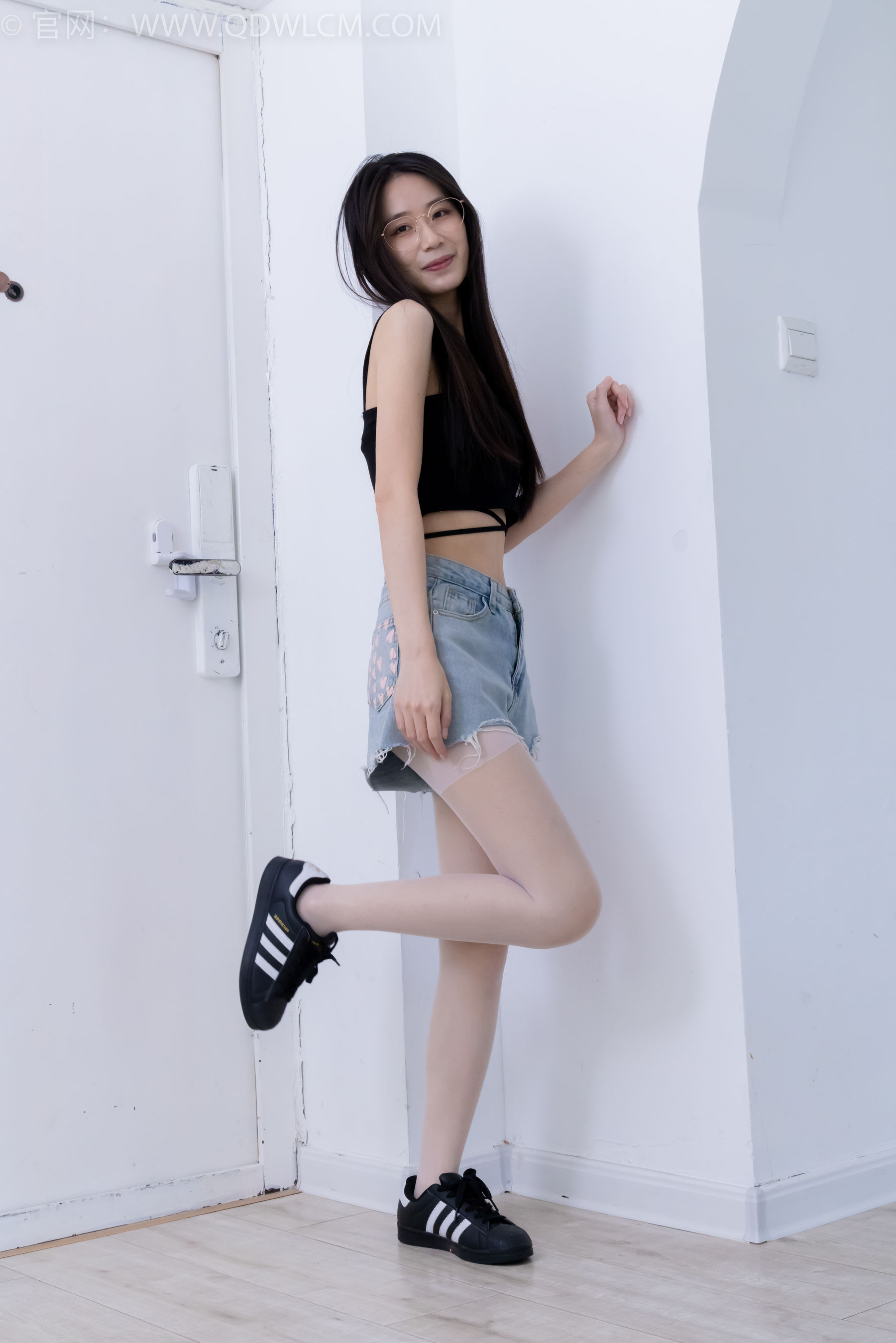 物恋传媒 No.2180 菜菜 - 烂漫花丛/(200P)
