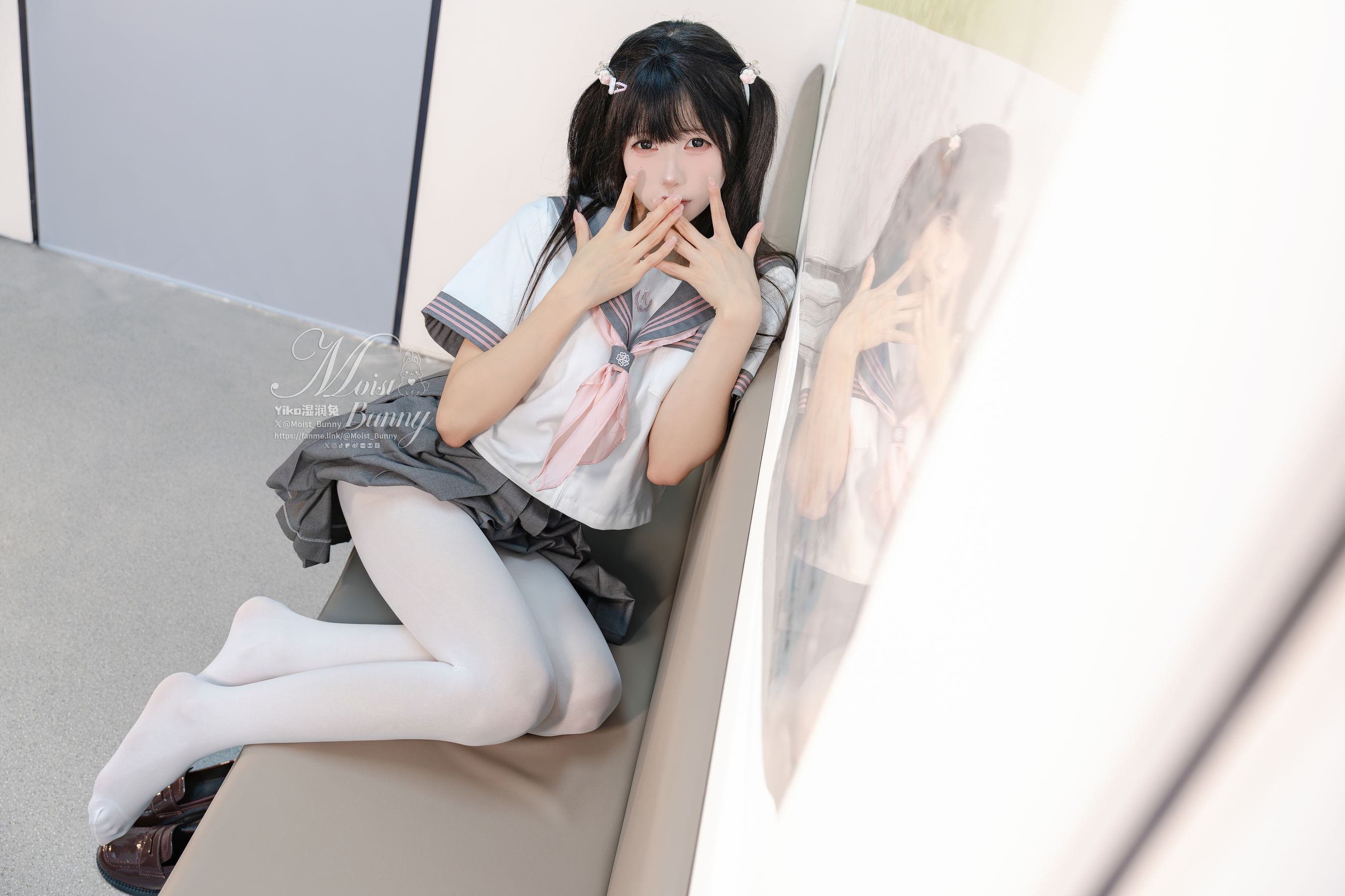 咬一口兔娘 - 地铁萌妹/(88P)