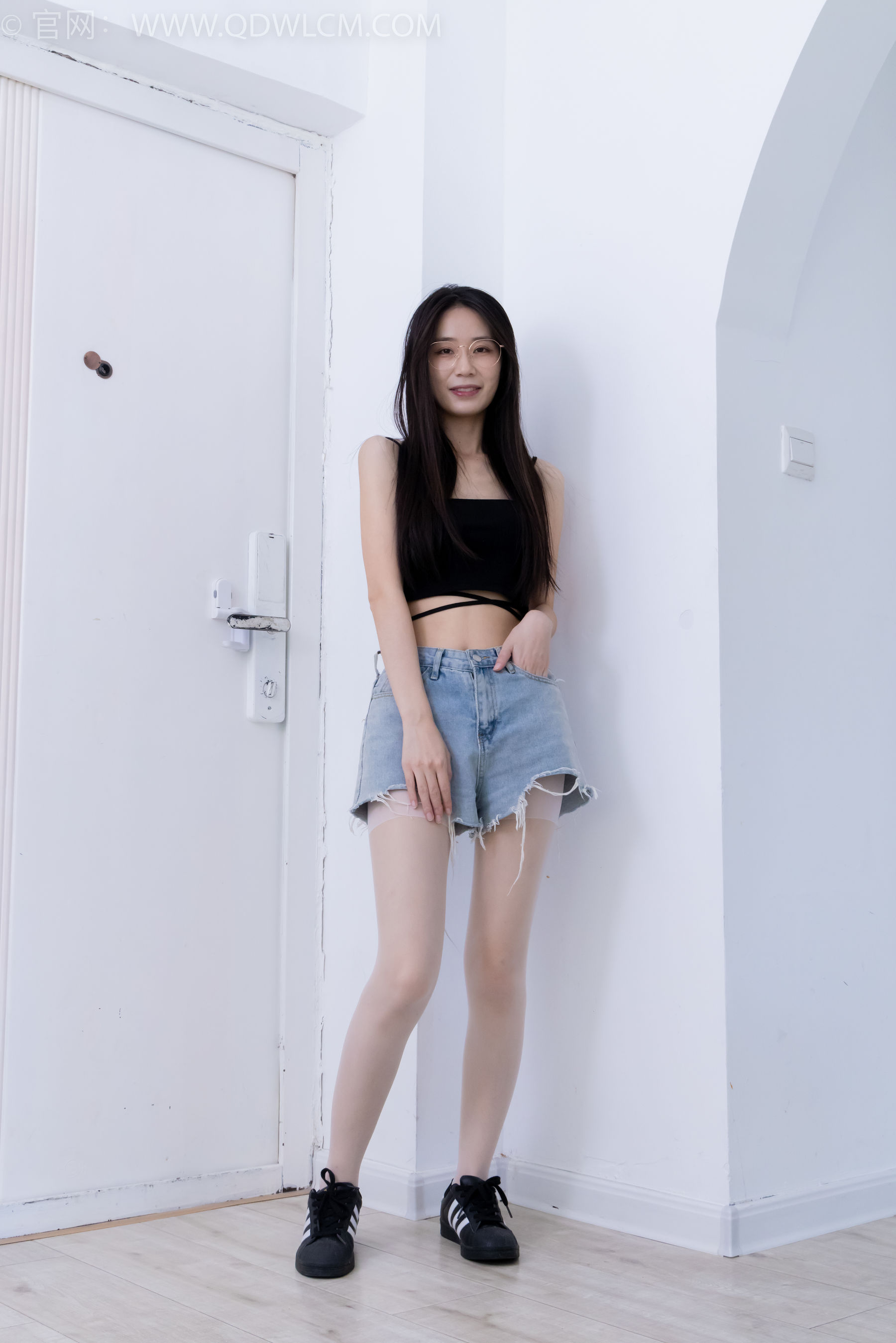 物恋传媒 No.2180 菜菜 - 烂漫花丛/(200P)