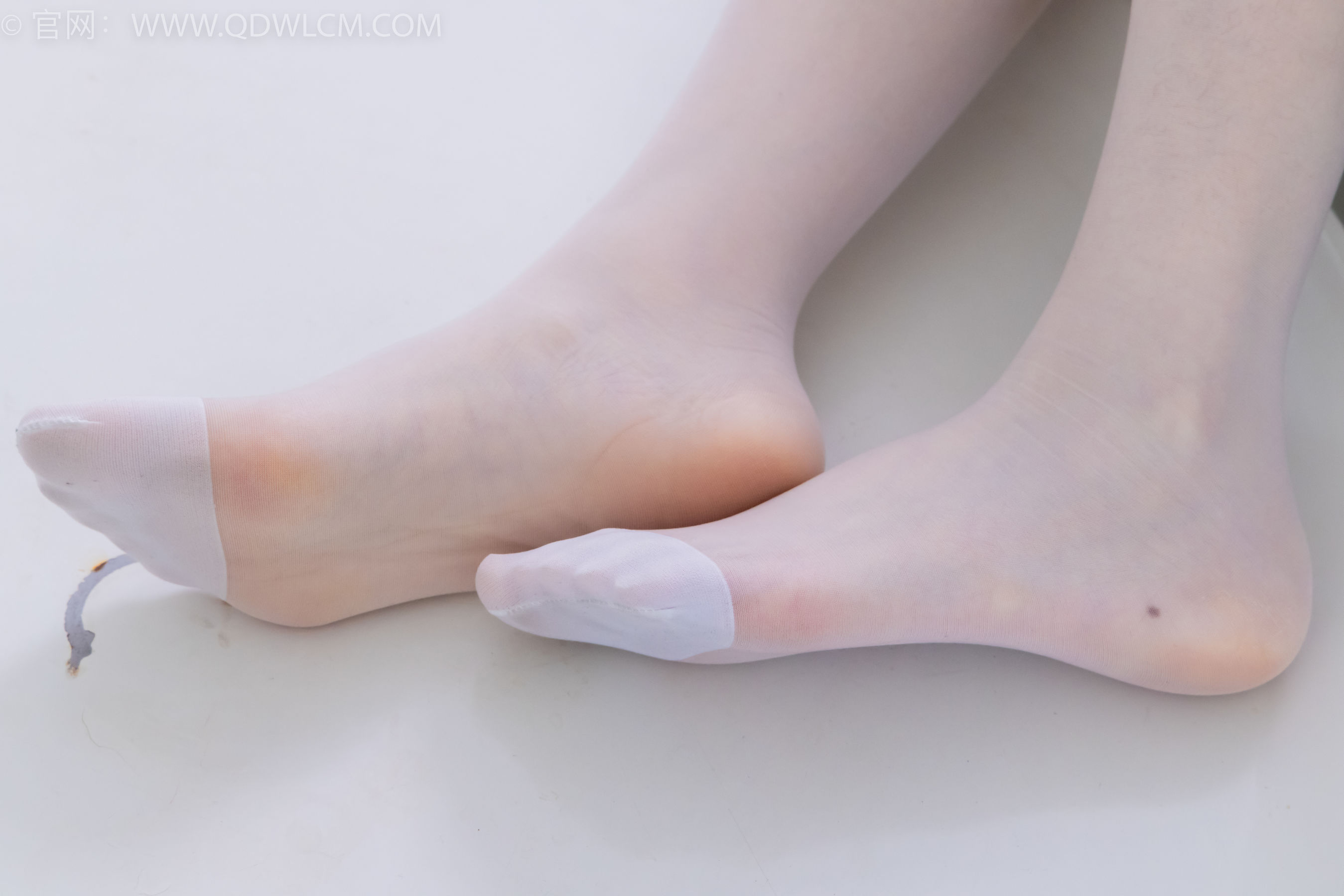 物恋传媒 No.2180 菜菜 - 烂漫花丛/(200P)