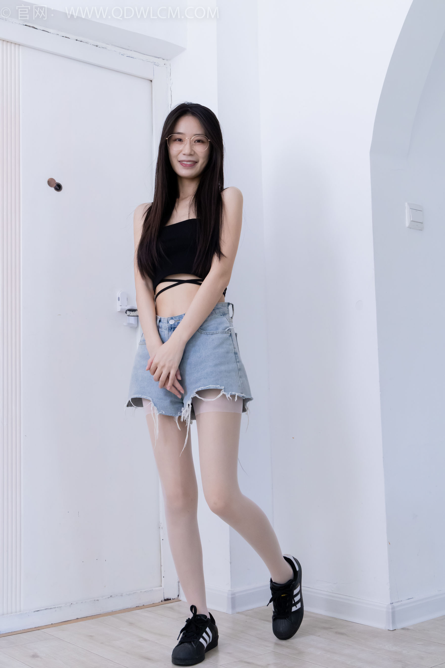 物恋传媒 No.2180 菜菜 - 烂漫花丛/(200P)