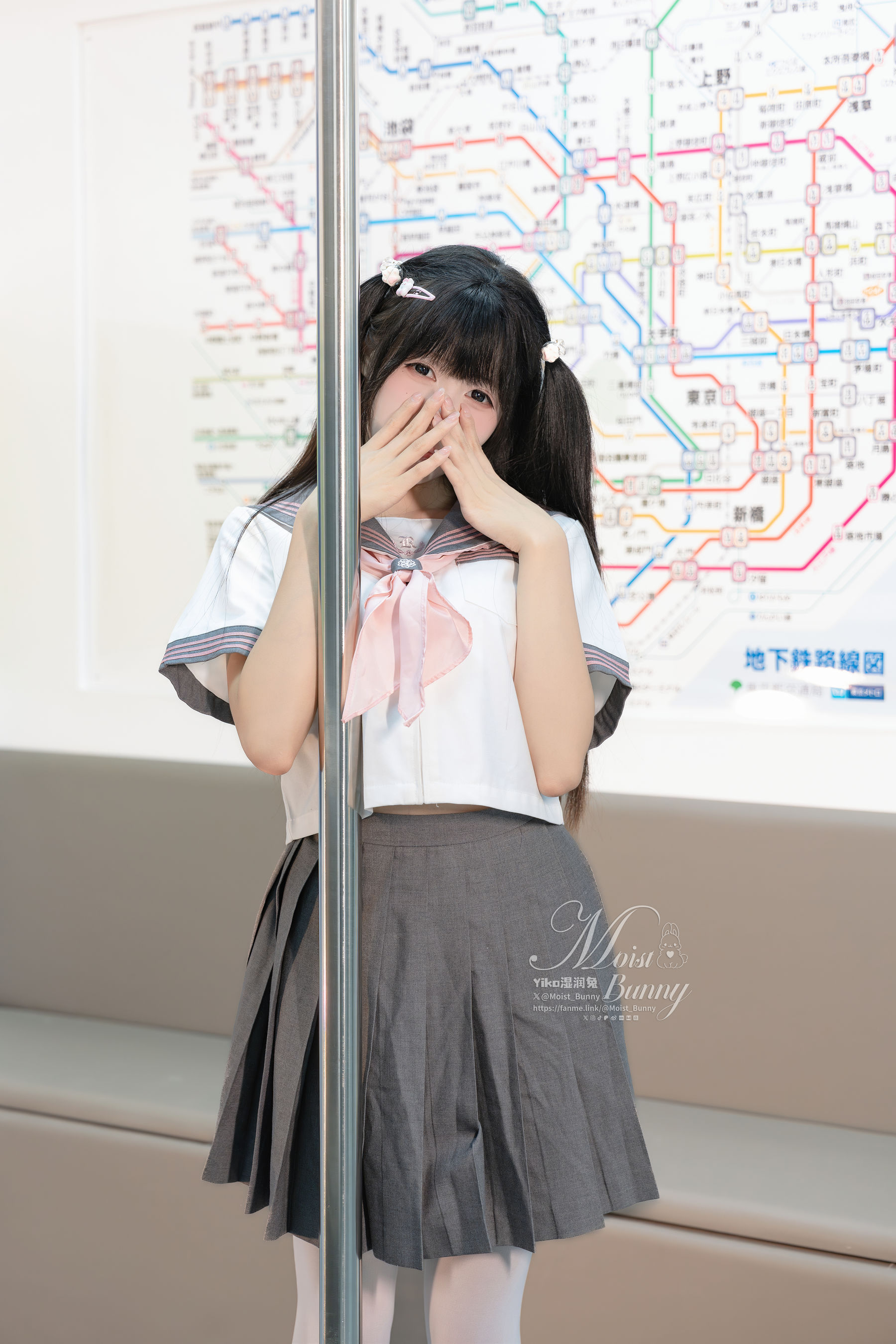 咬一口兔娘 - 地铁萌妹/(88P)