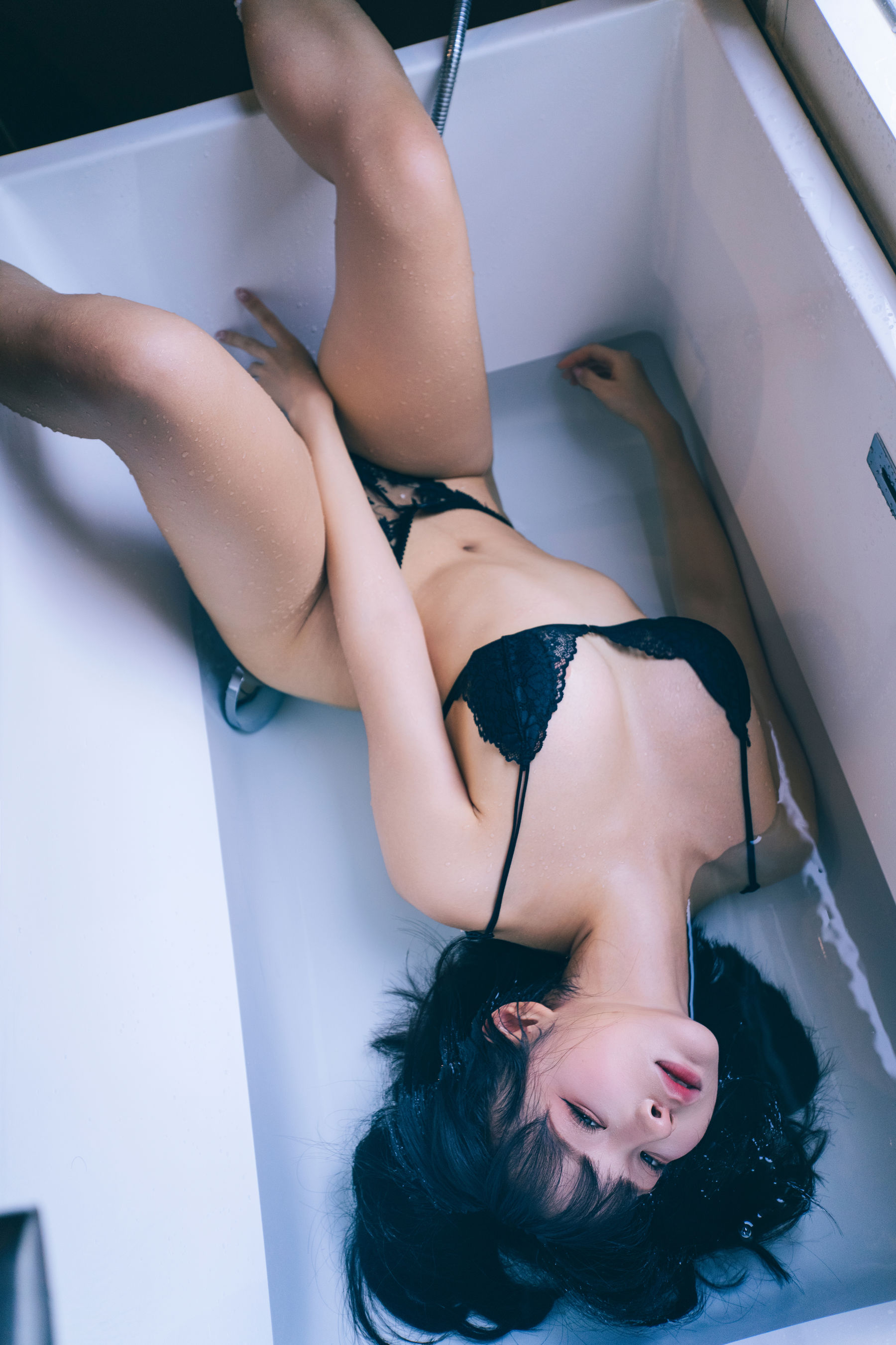 动漫博主蠢沫沫 - 凝视/(57P)