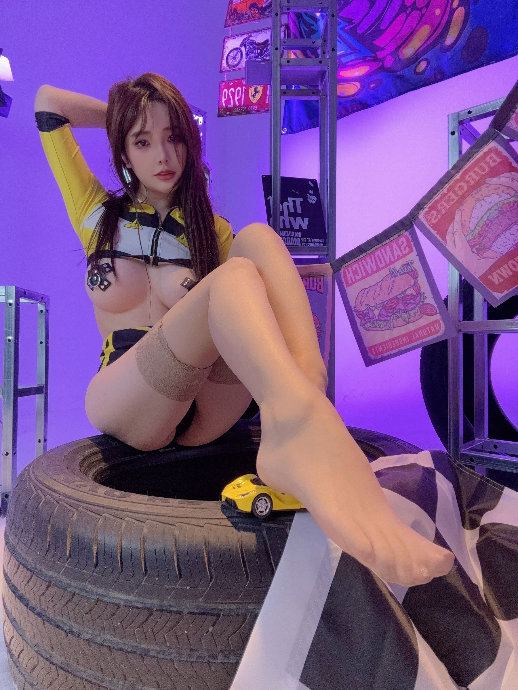 动漫博主雯妹 - 赛车女郎/(183P)