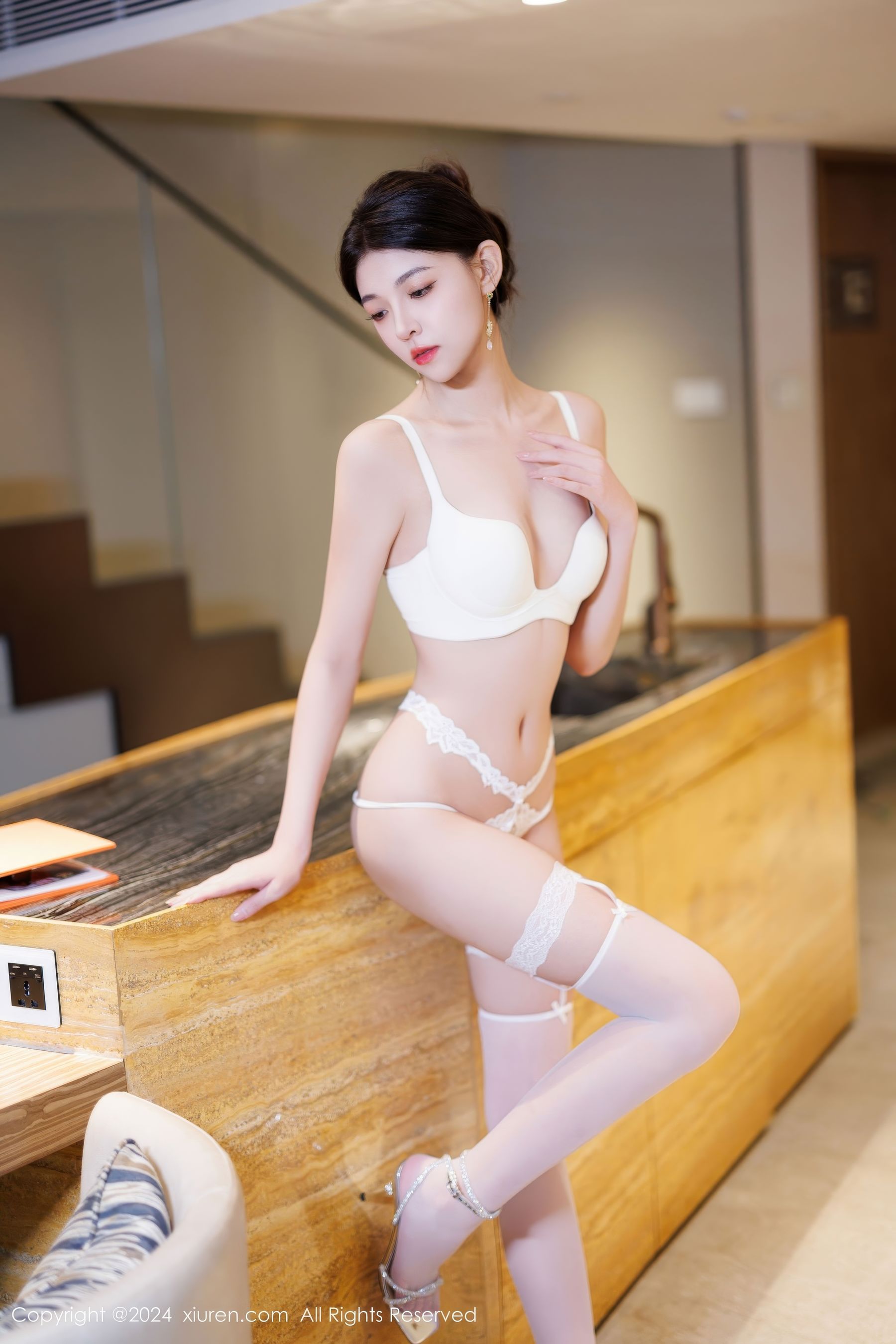 [秀人XiuRen] 2024.12.04 No.9548 初梦瑶/(84P)