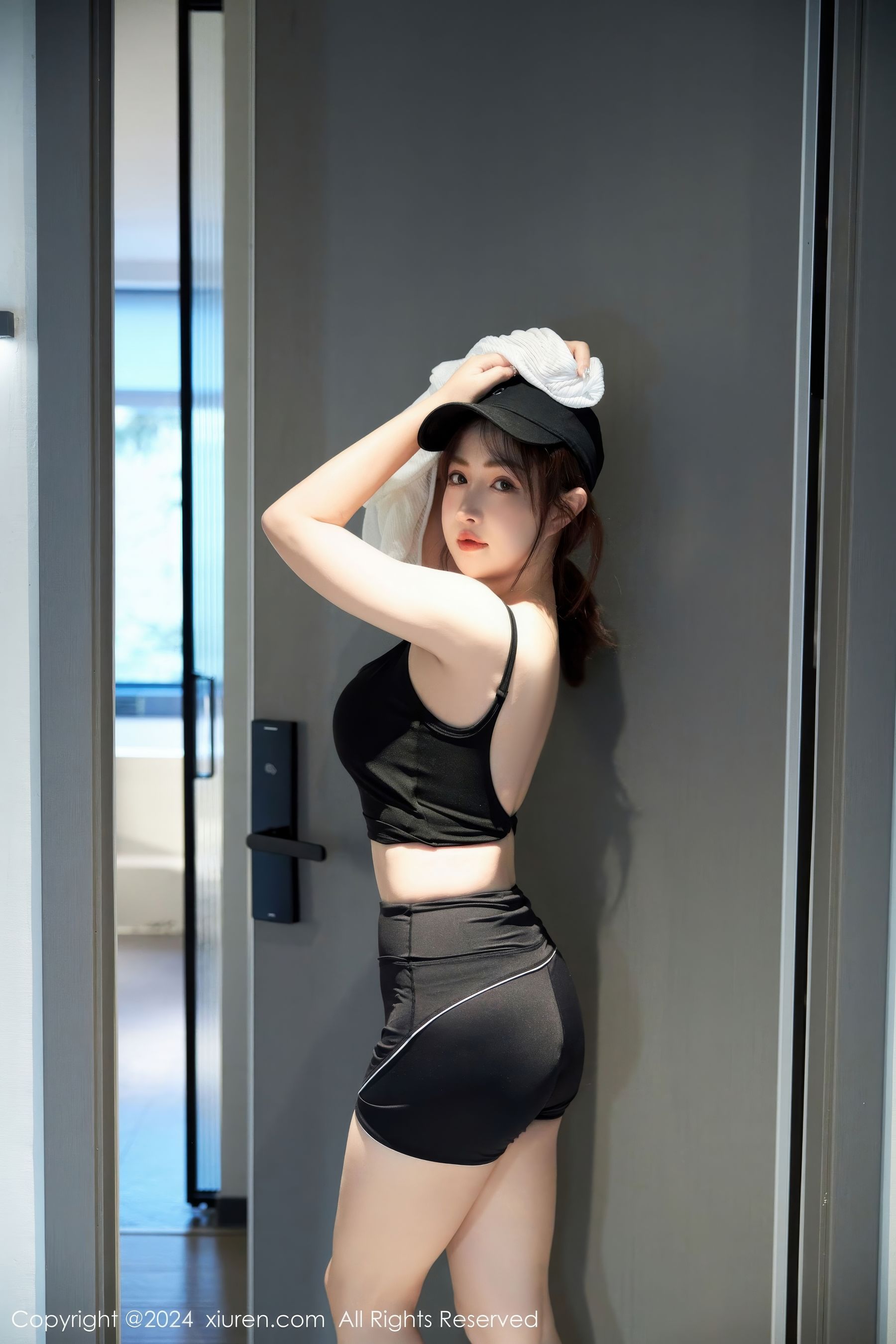 [秀人XiuRen] 2024.12.05 No.9549 养乐多Doll/(51P)