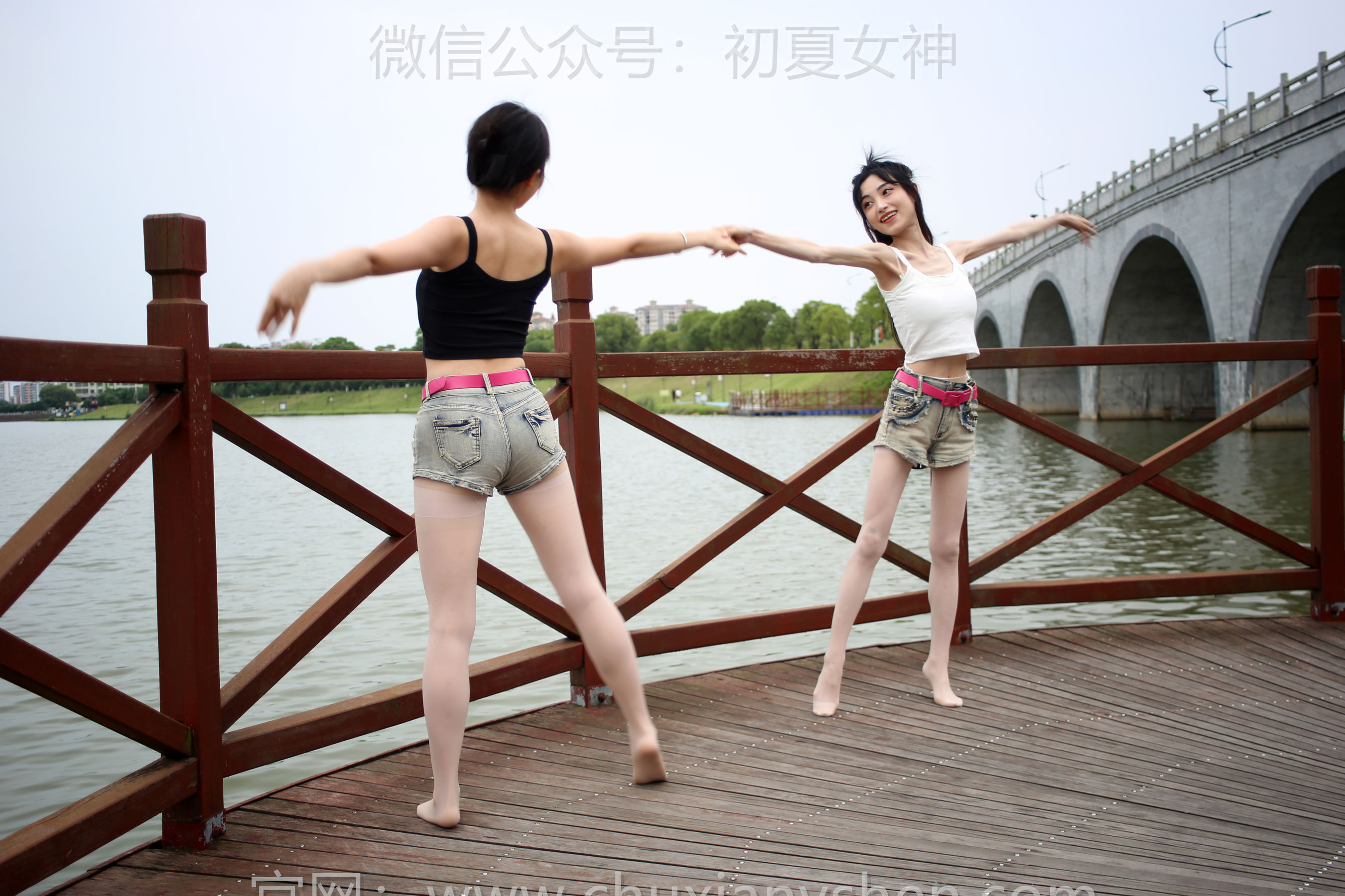 初夏女神 No.252 柒柒&双双 光彩照人/(130P)