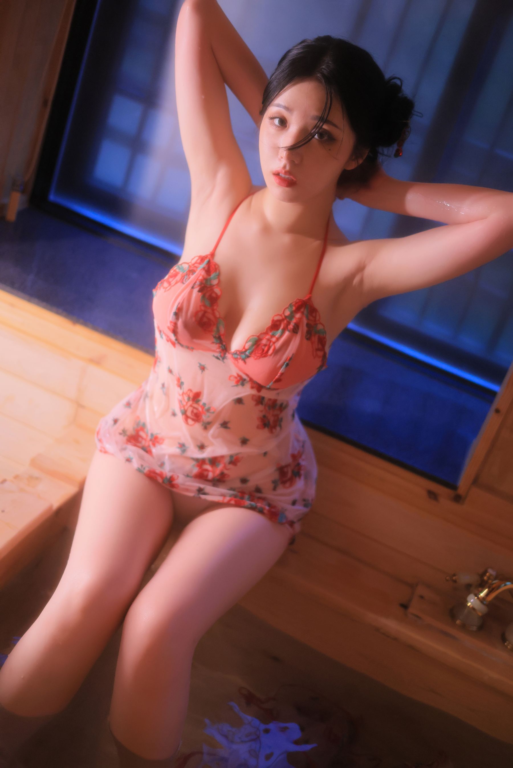 Yeonwoo - Heat - 2/(37P)