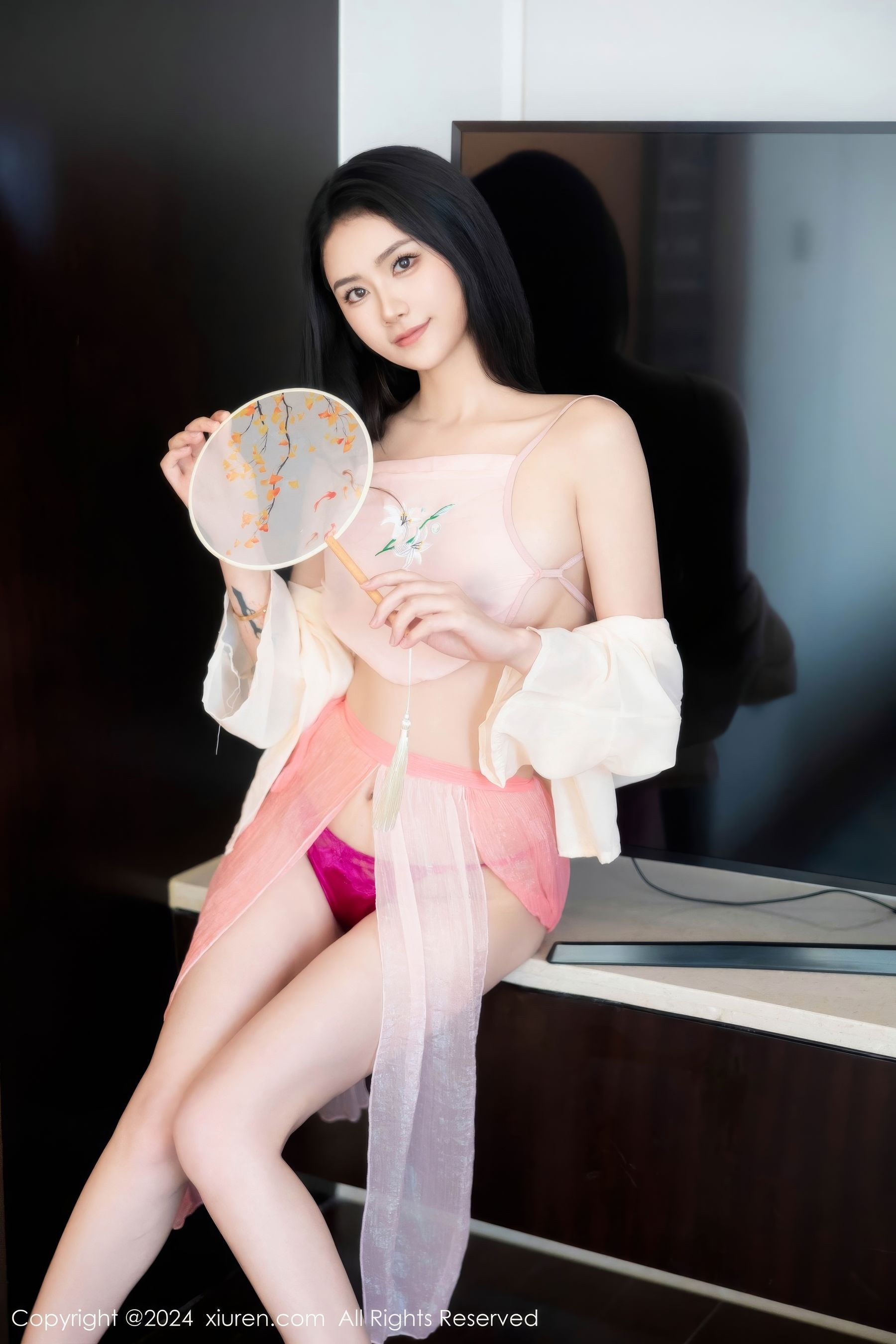 [秀人XiuRen] 2024.12.03 No.9542 方子萱/(77P)