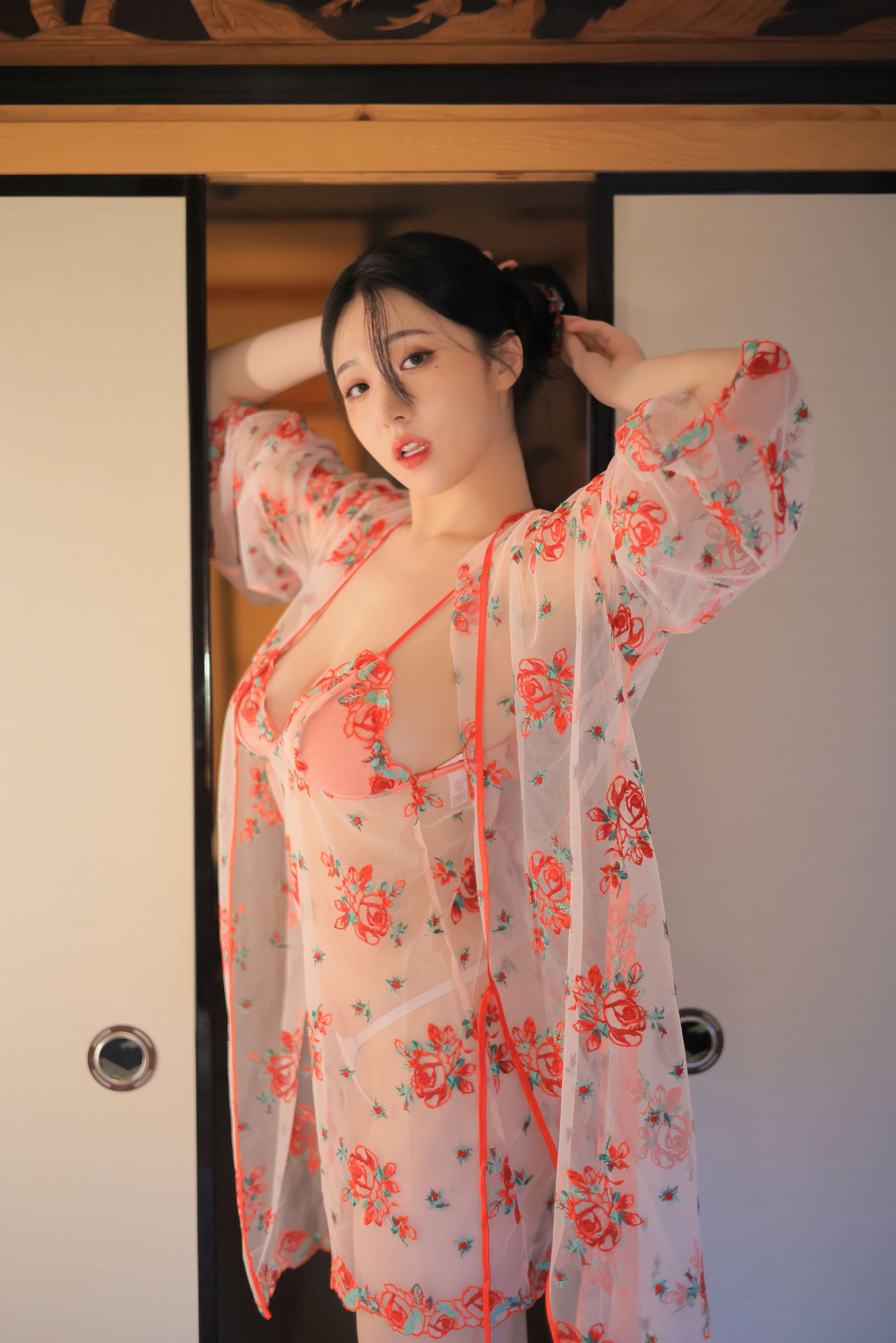 Yeonwoo - Heat - 1/(111P)