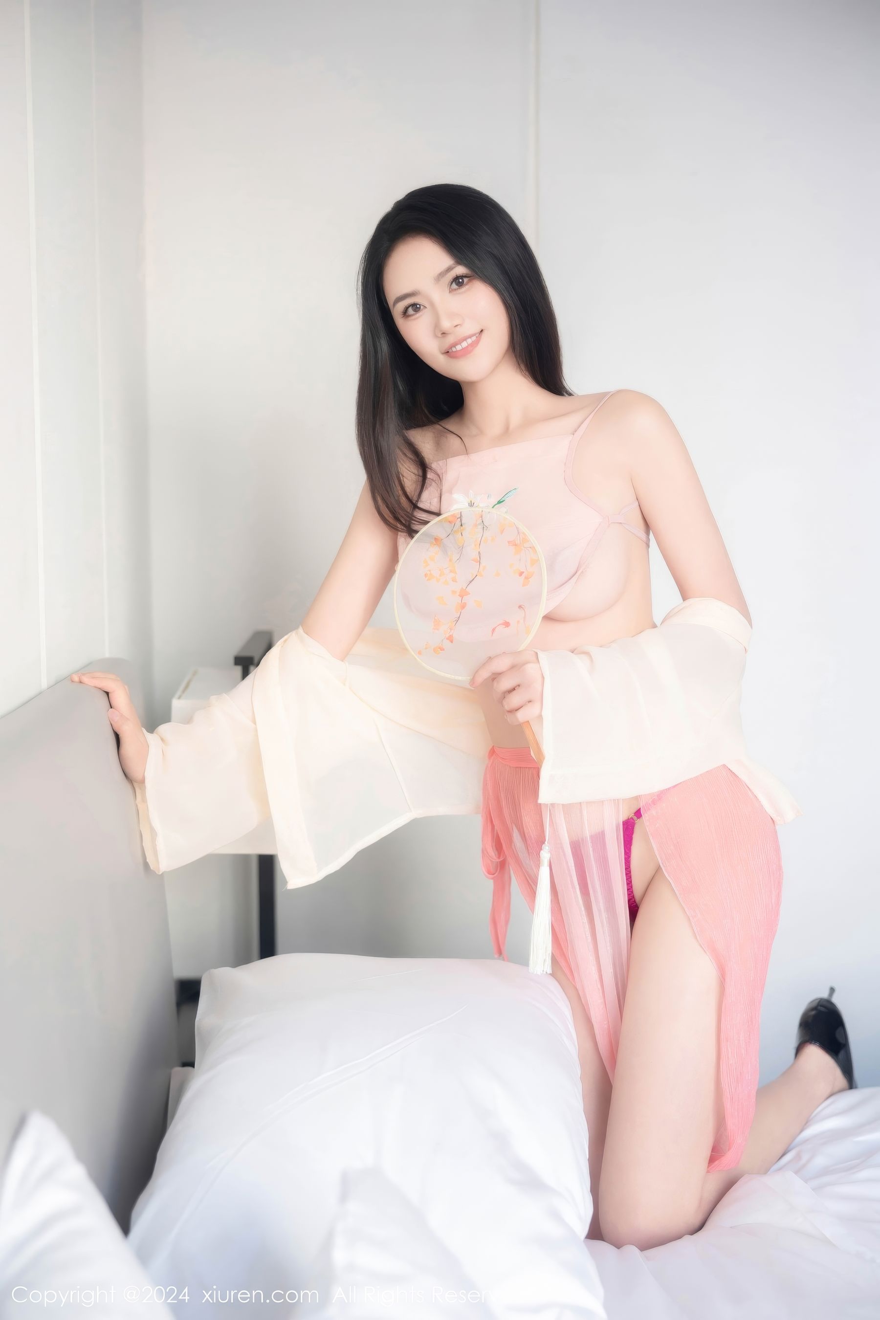 [秀人XiuRen] 2024.12.03 No.9542 方子萱/(77P)