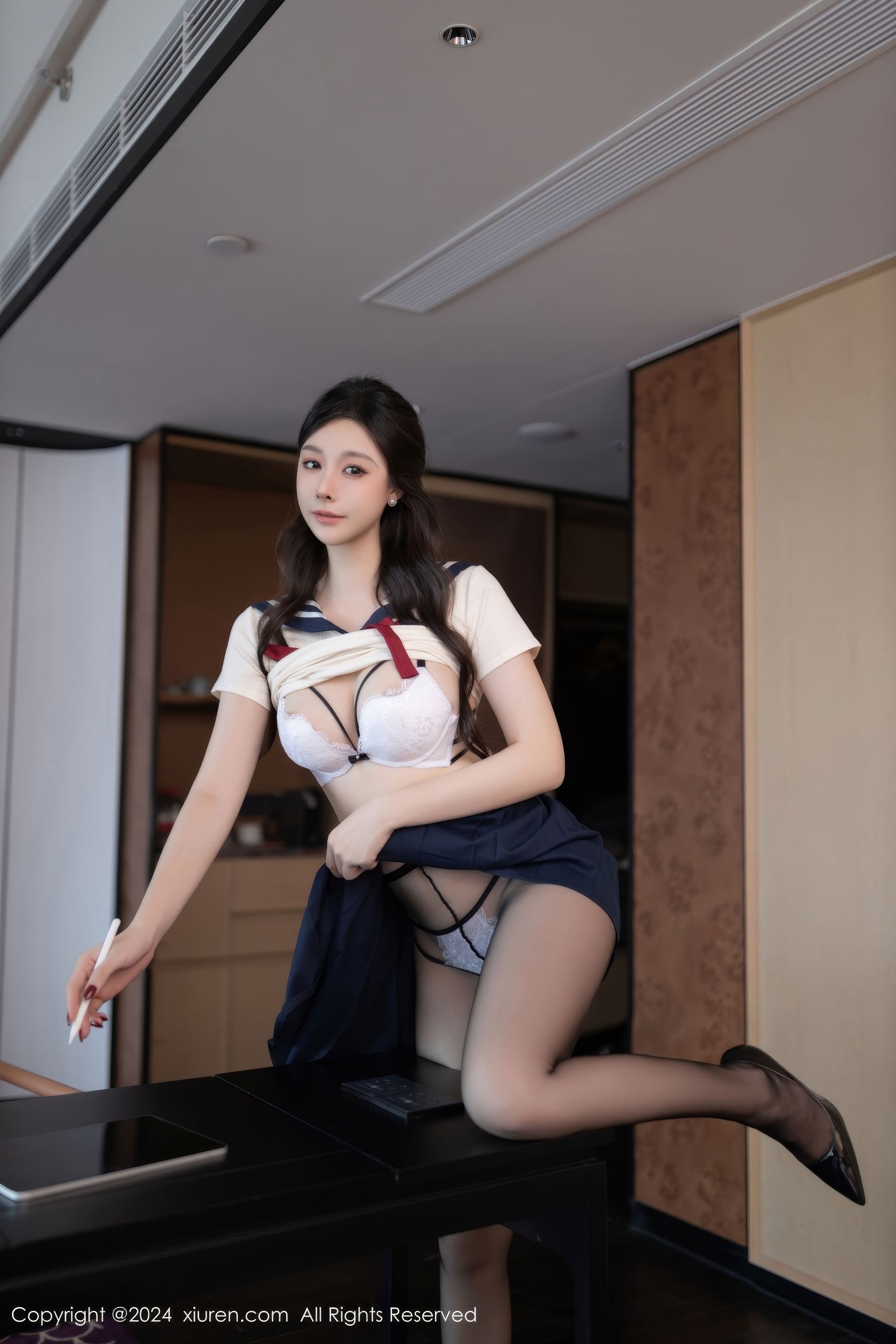 [秀人XiuRen] 2024.11.29 No.9530 小逗逗/(80P)