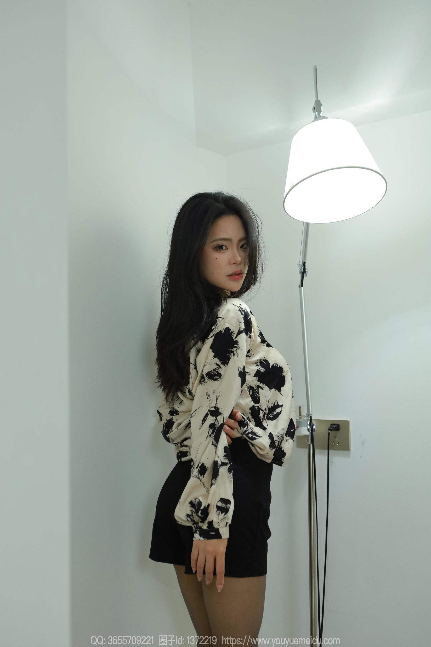 IESS异思趣向 - 模特： 兔兔 《花花衬衫（下）》/(87P)