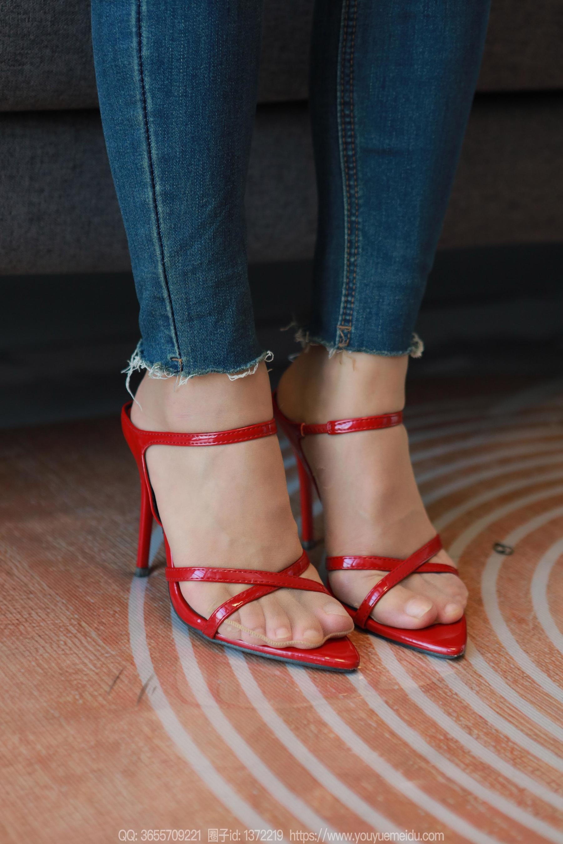 IESS异思趣向 - 模特： 兔兔 《裤里丝（上）》/(80P)