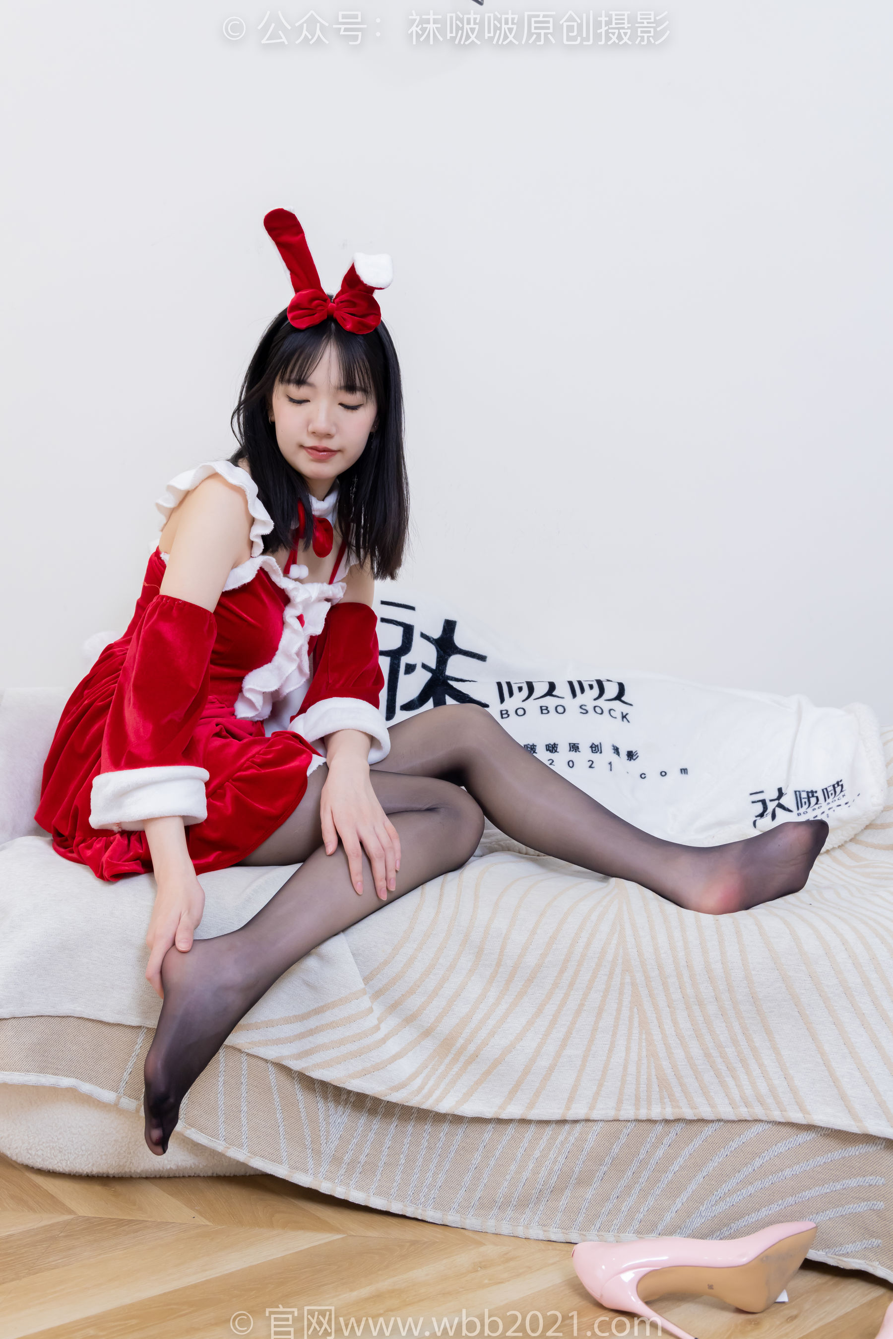 BoBoSocks袜啵啵 No.469 小甜豆 - 高跟鞋、油亮白丝、油亮肉丝、油亮黑丝、小甜豆手写祝福圣诞牌剧情/(188P)