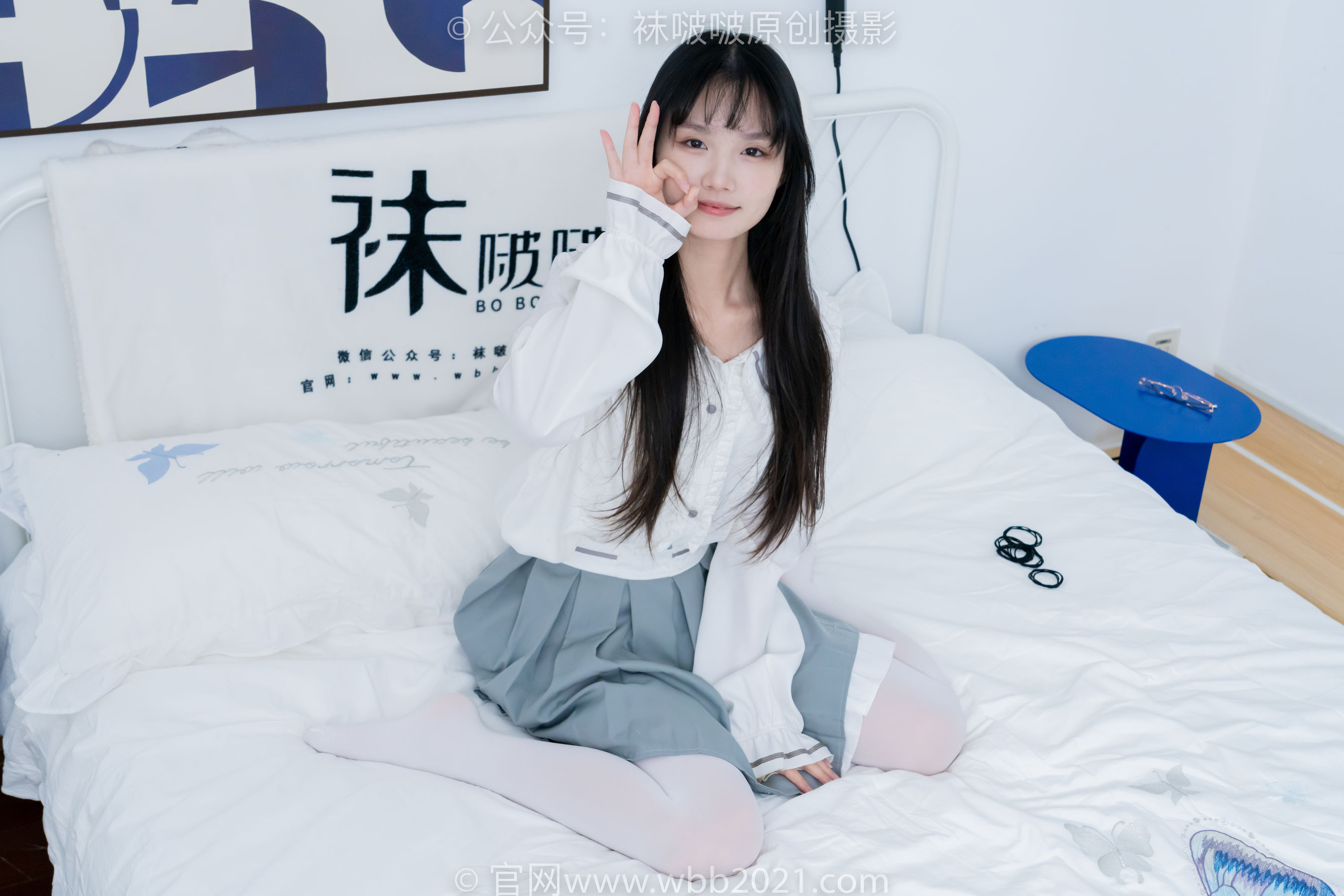 BoBoSocks袜啵啵 No.468 甜甜圈 - 高跟凉鞋、厚白丝、裸足、丝袜和裸足踩蓝莓剧情/(150P)