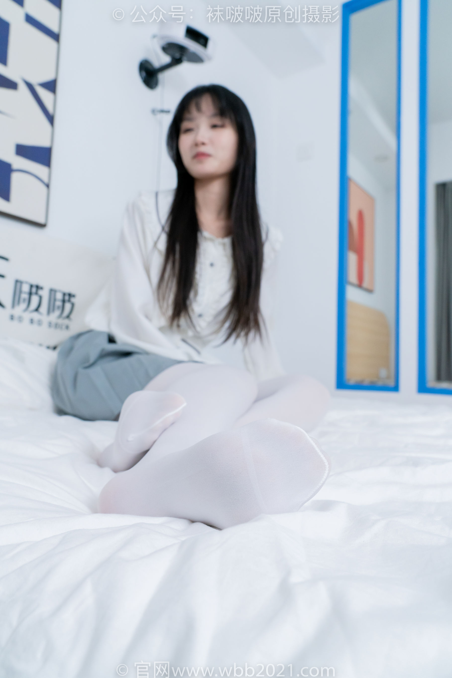 BoBoSocks袜啵啵 No.468 甜甜圈 - 高跟凉鞋、厚白丝、裸足、丝袜和裸足踩蓝莓剧情/(150P)