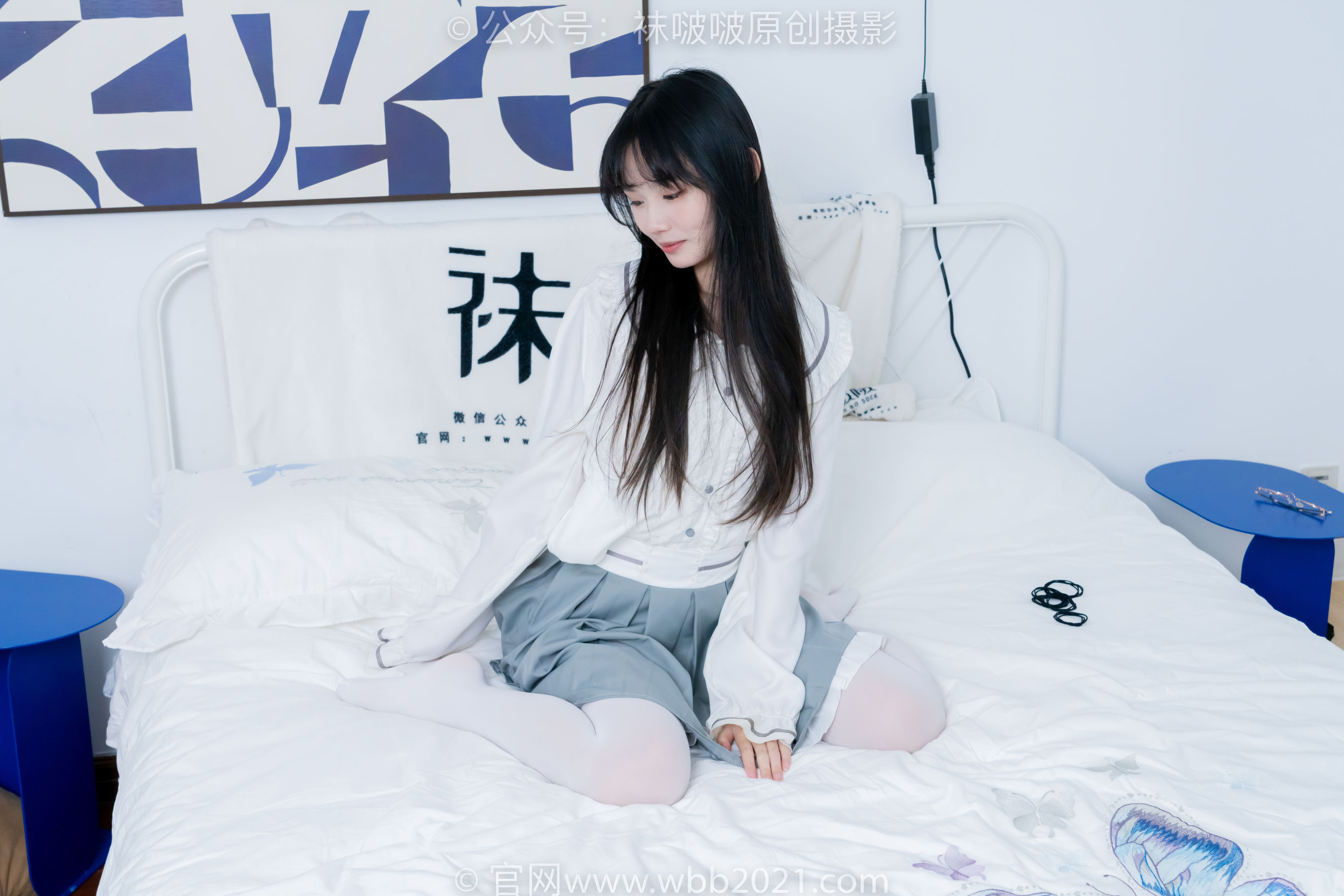 BoBoSocks袜啵啵 No.468 甜甜圈 - 高跟凉鞋、厚白丝、裸足、丝袜和裸足踩蓝莓剧情/(150P)