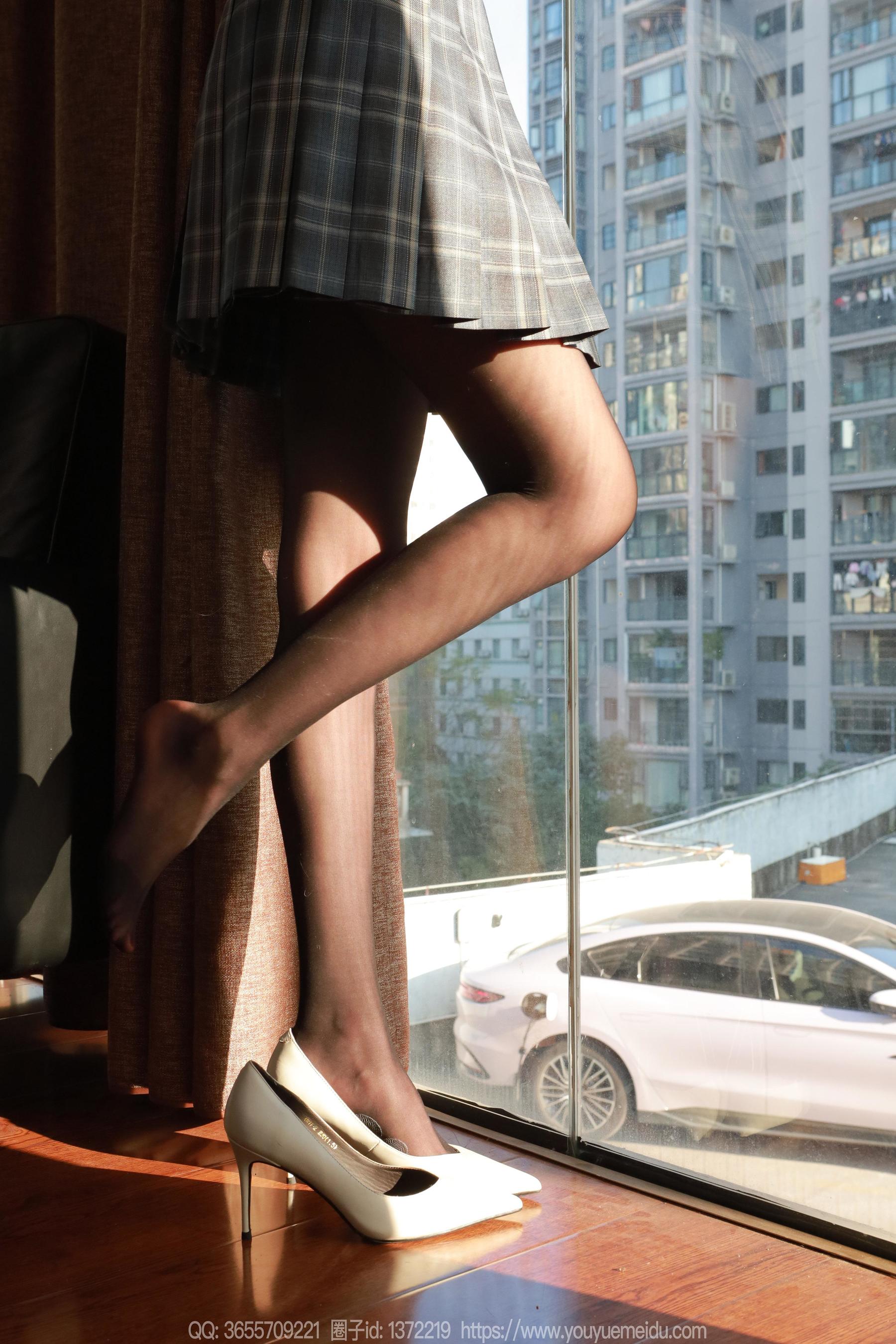 IESS异思趣向 - 模特： 团团 《可爱脚印》/(71P)