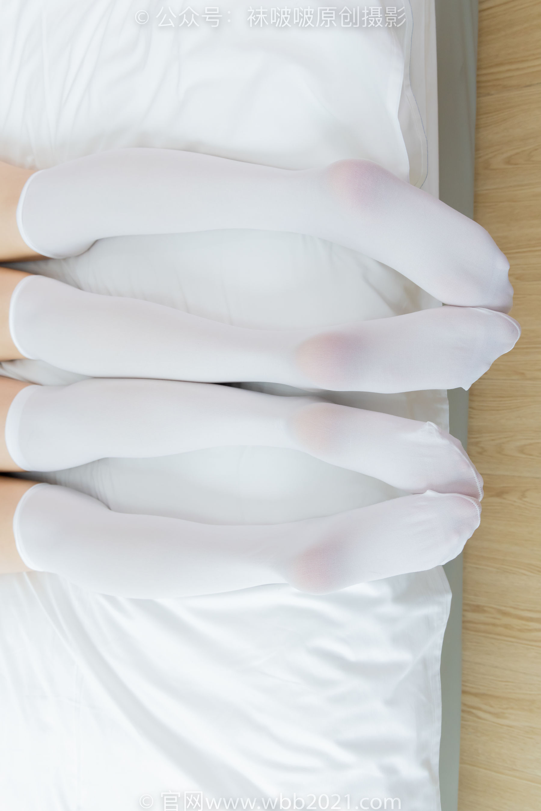 BoBoSocks袜啵啵 No.472 小甜豆&甜甜圈 - 两双运动鞋、厚白丝大腿袜、裸足、两位模特丝袜和裸足踩奶油蛋糕剧情/(177P)