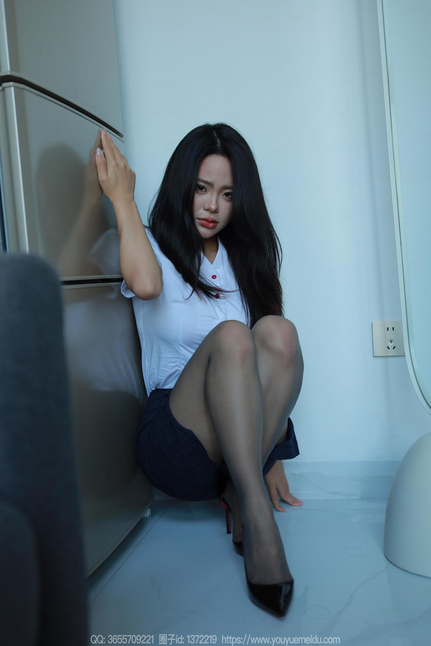 IESS异思趣向 - 模特： 兔兔 《OL黑丝》/(88P)