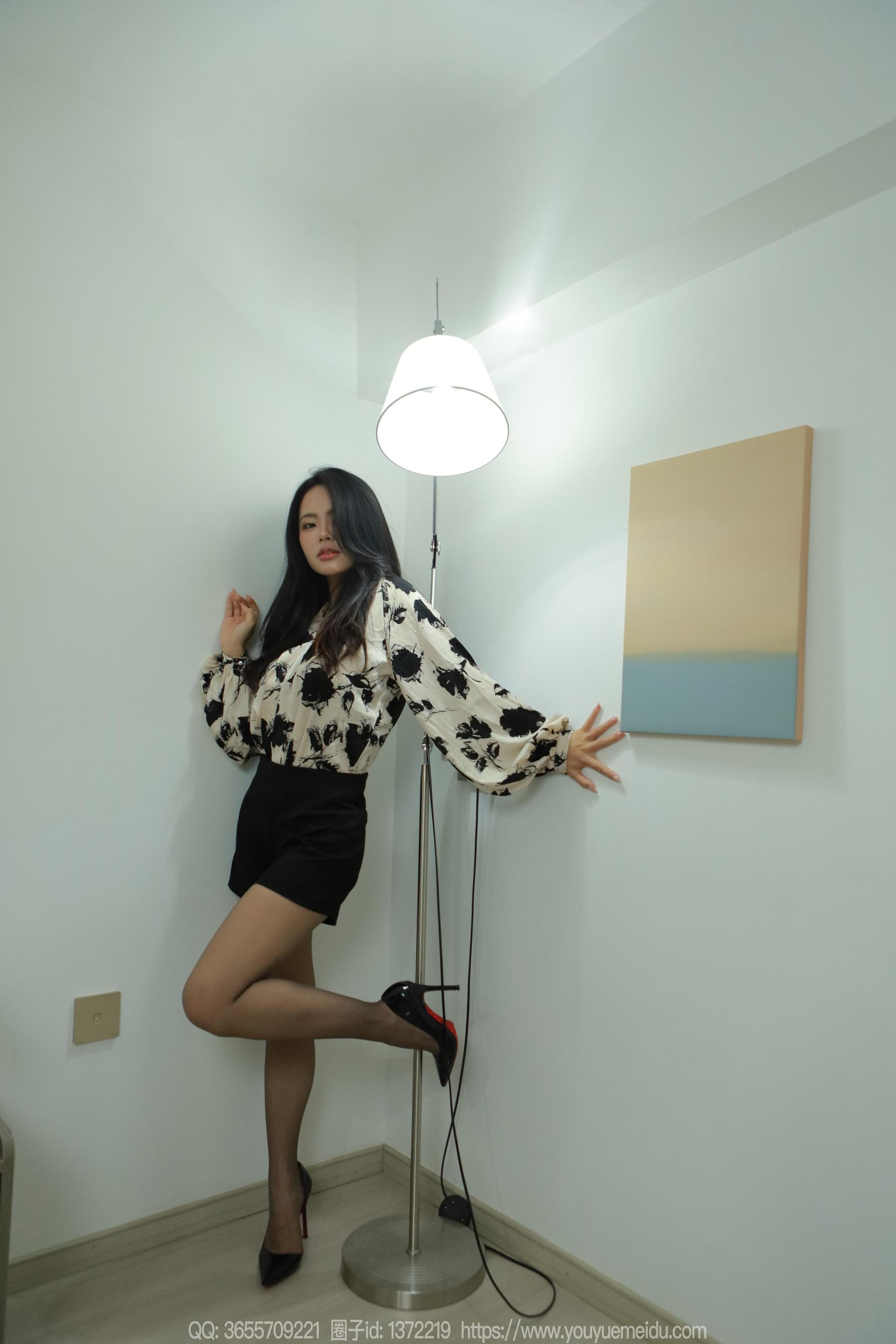 IESS异思趣向 - 模特： 兔兔 《花花衬衫（下）》/(87P)