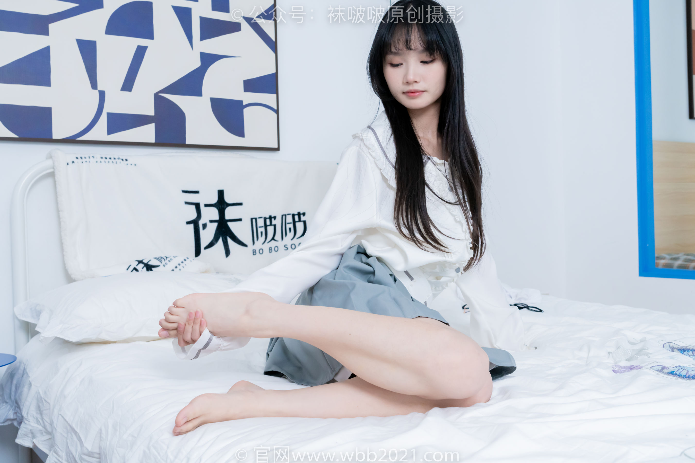 BoBoSocks袜啵啵 No.468 甜甜圈 - 高跟凉鞋、厚白丝、裸足、丝袜和裸足踩蓝莓剧情/(150P)