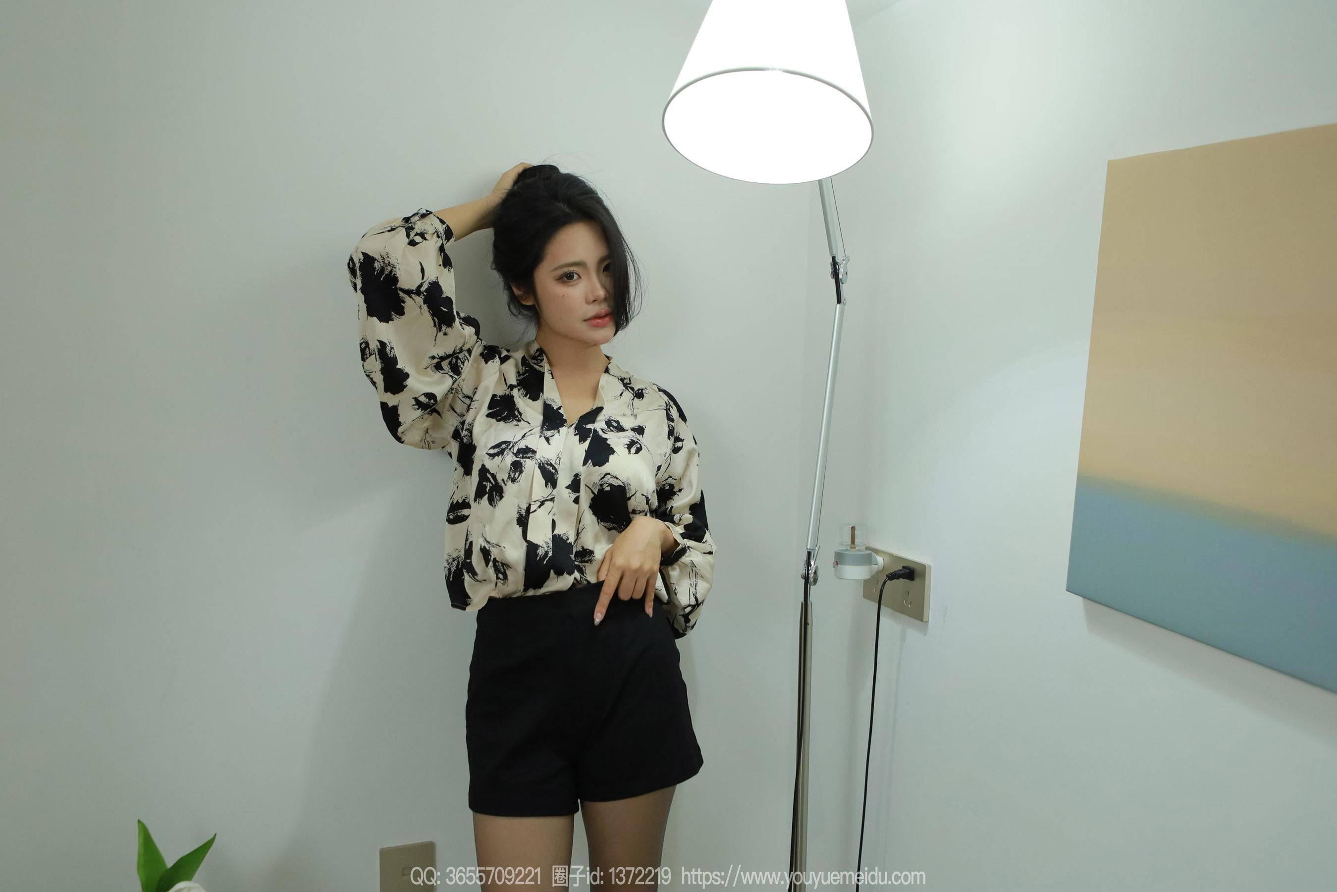 IESS异思趣向 - 模特： 兔兔 《花花衬衫（下）》/(87P)