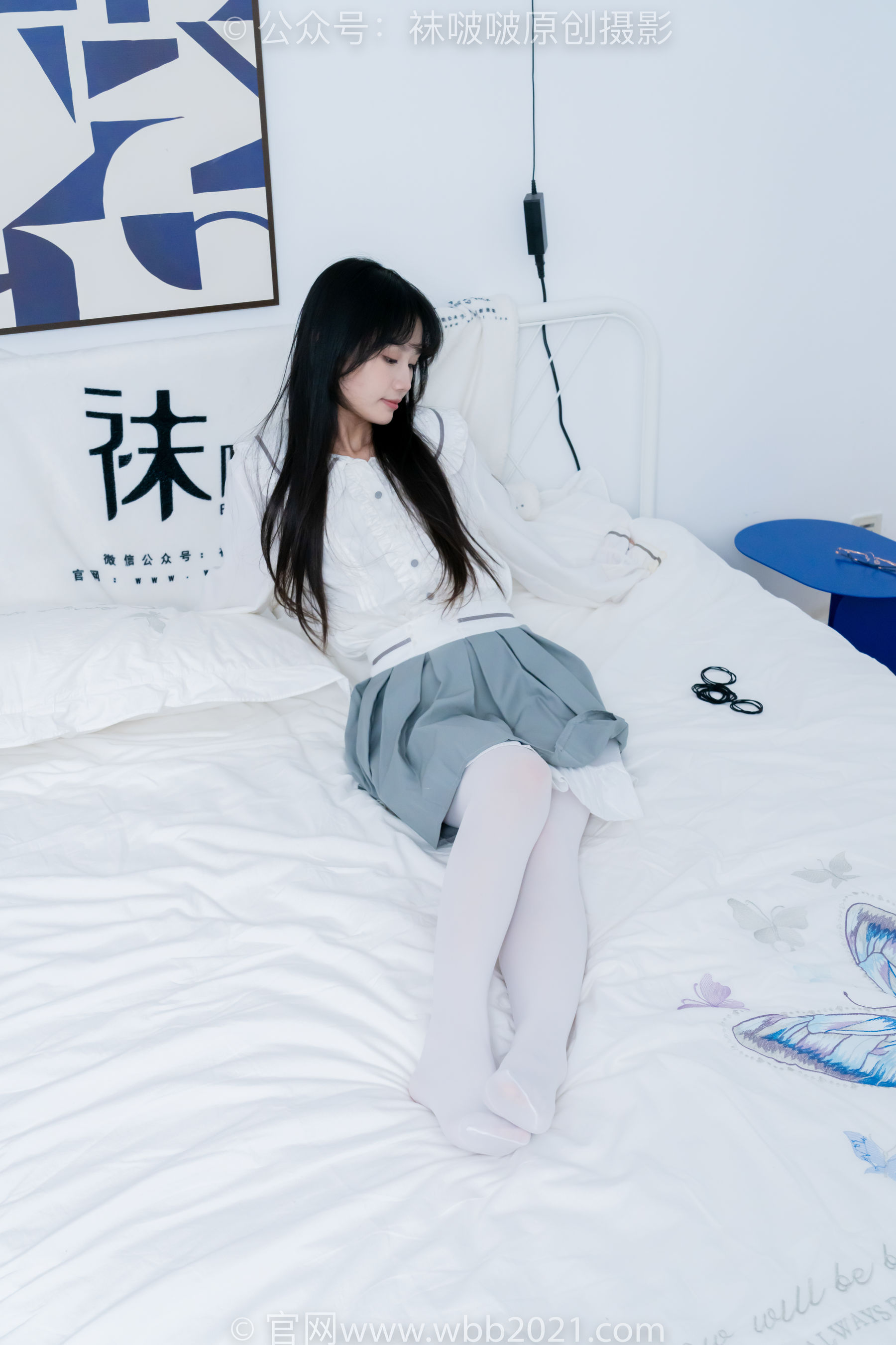 BoBoSocks袜啵啵 No.468 甜甜圈 - 高跟凉鞋、厚白丝、裸足、丝袜和裸足踩蓝莓剧情/(150P)