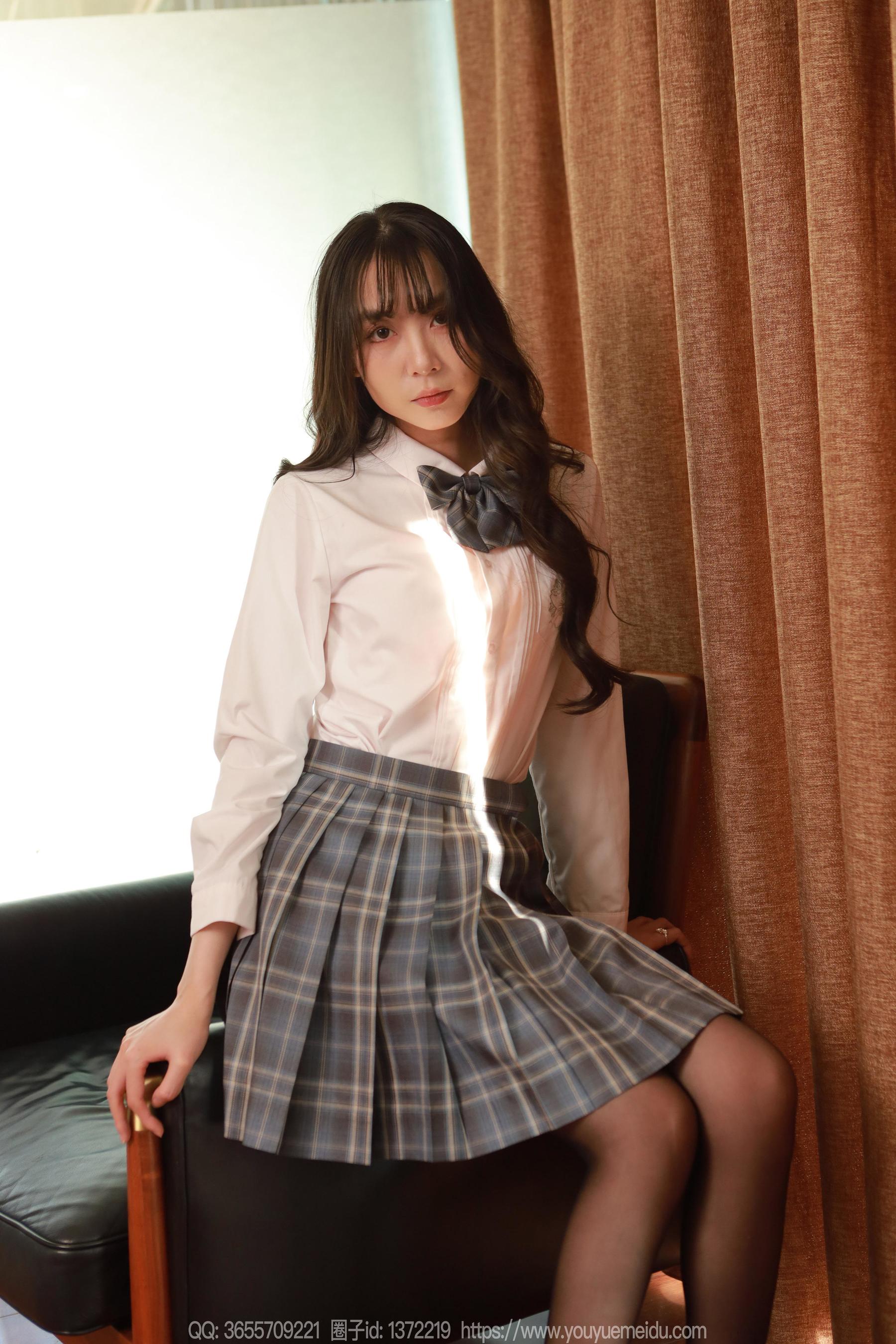 IESS异思趣向 - 模特： 团团 《可爱脚印》/(71P)