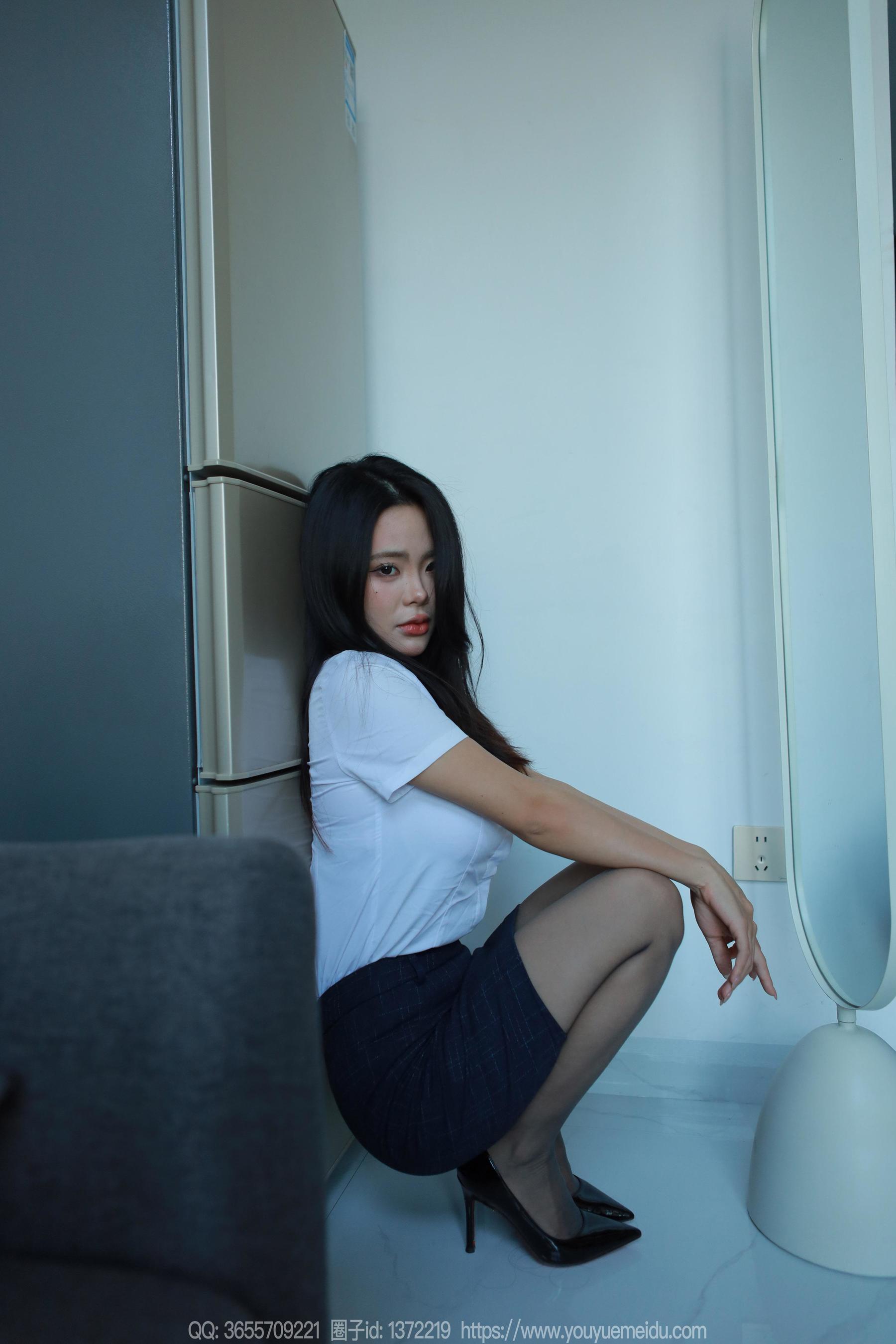 IESS异思趣向 - 模特： 兔兔 《OL黑丝》/(88P)
