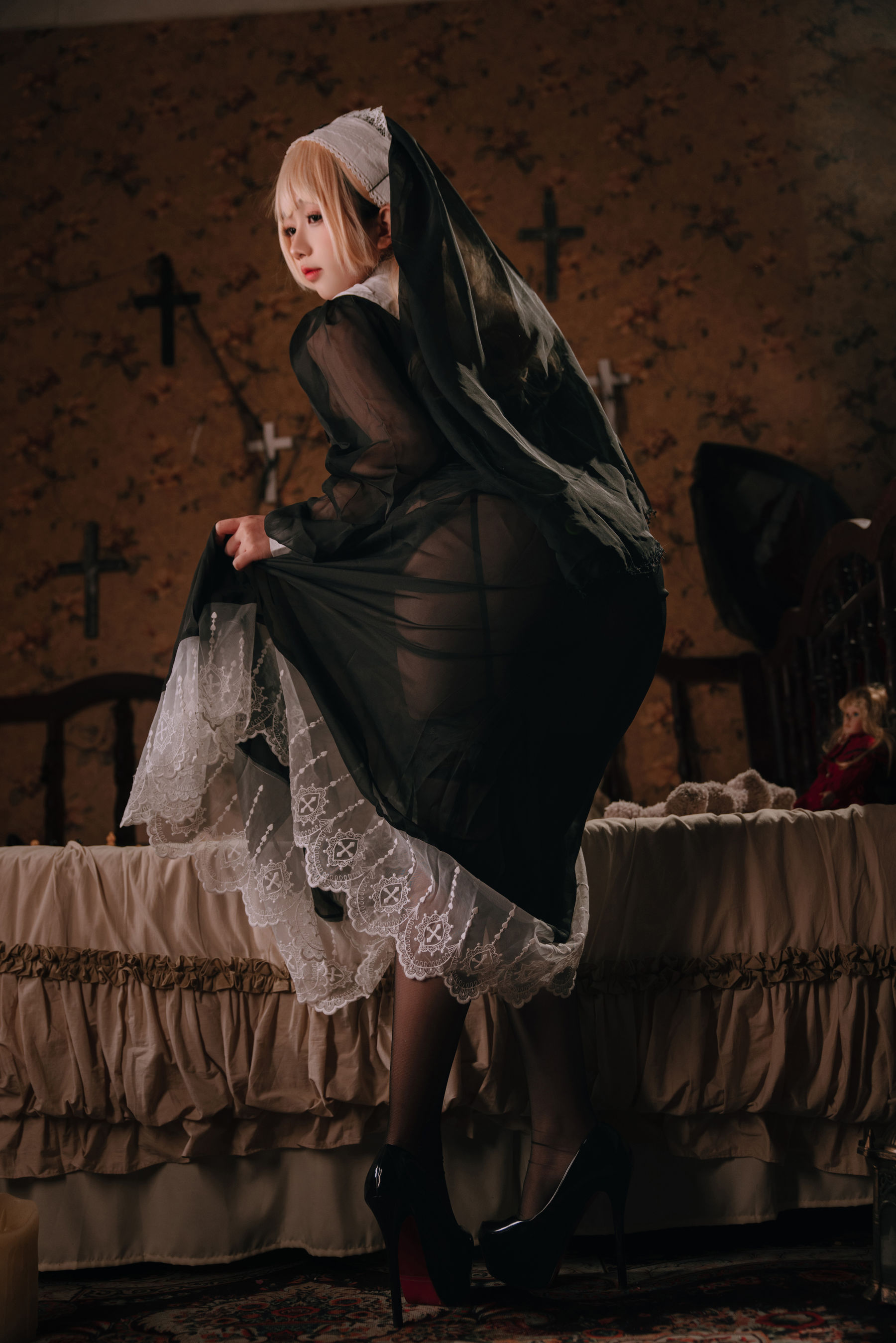 Cosplay日奈娇 - 禁忌修女/(160P)