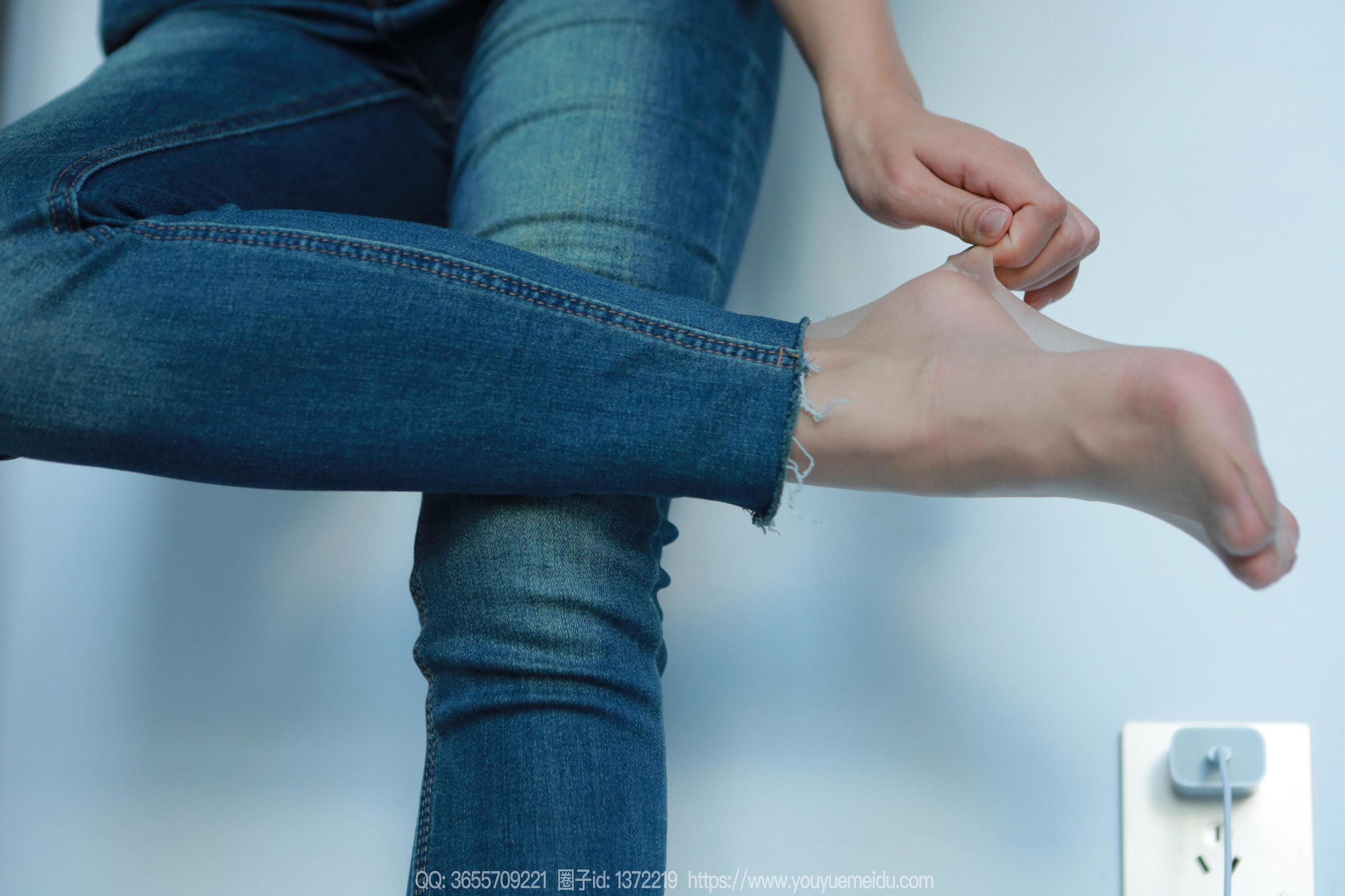 IESS异思趣向 - 模特： 兔兔 《裤里丝（上）》/(80P)