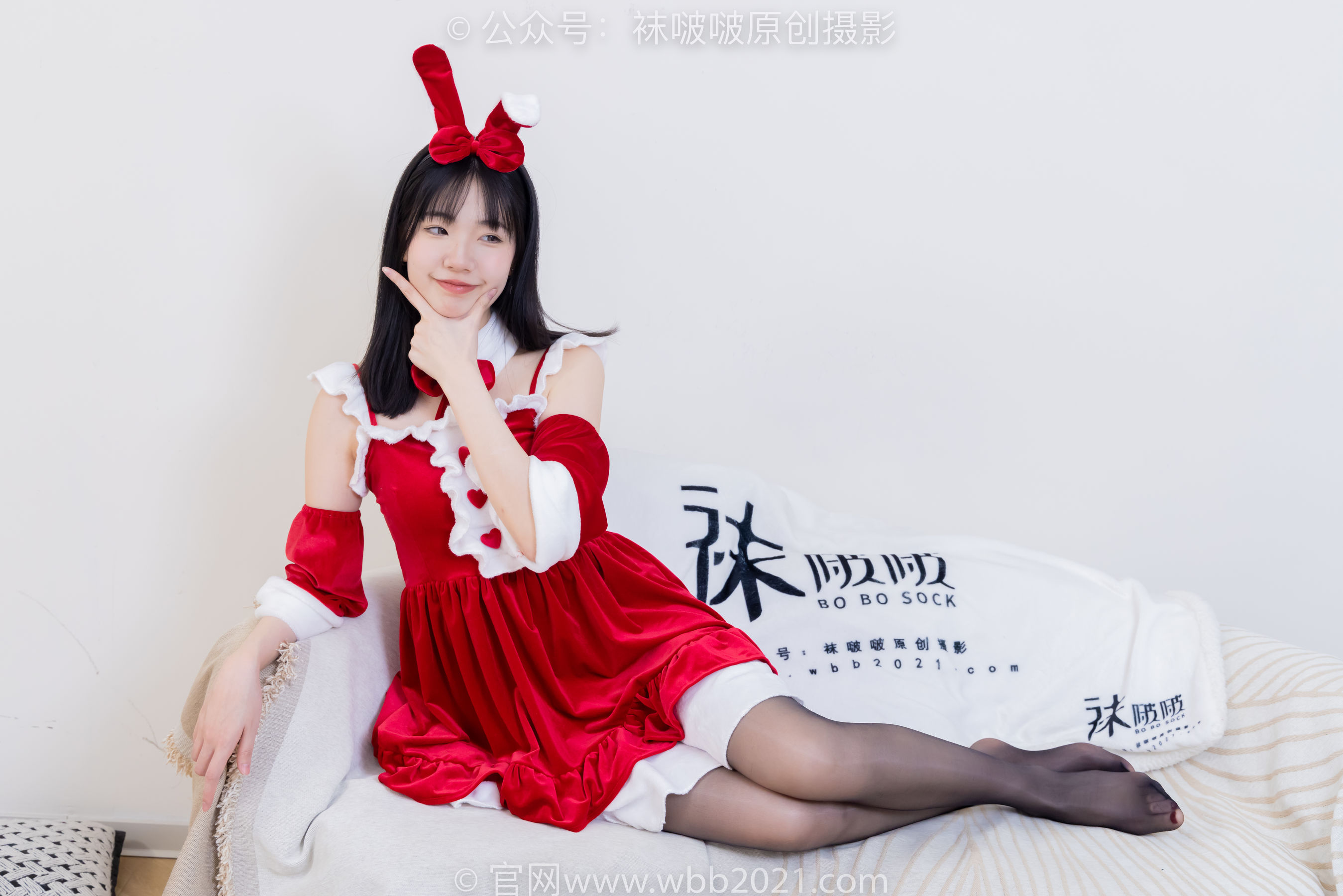 BoBoSocks袜啵啵 No.469 小甜豆 - 高跟鞋、油亮白丝、油亮肉丝、油亮黑丝、小甜豆手写祝福圣诞牌剧情/(188P)