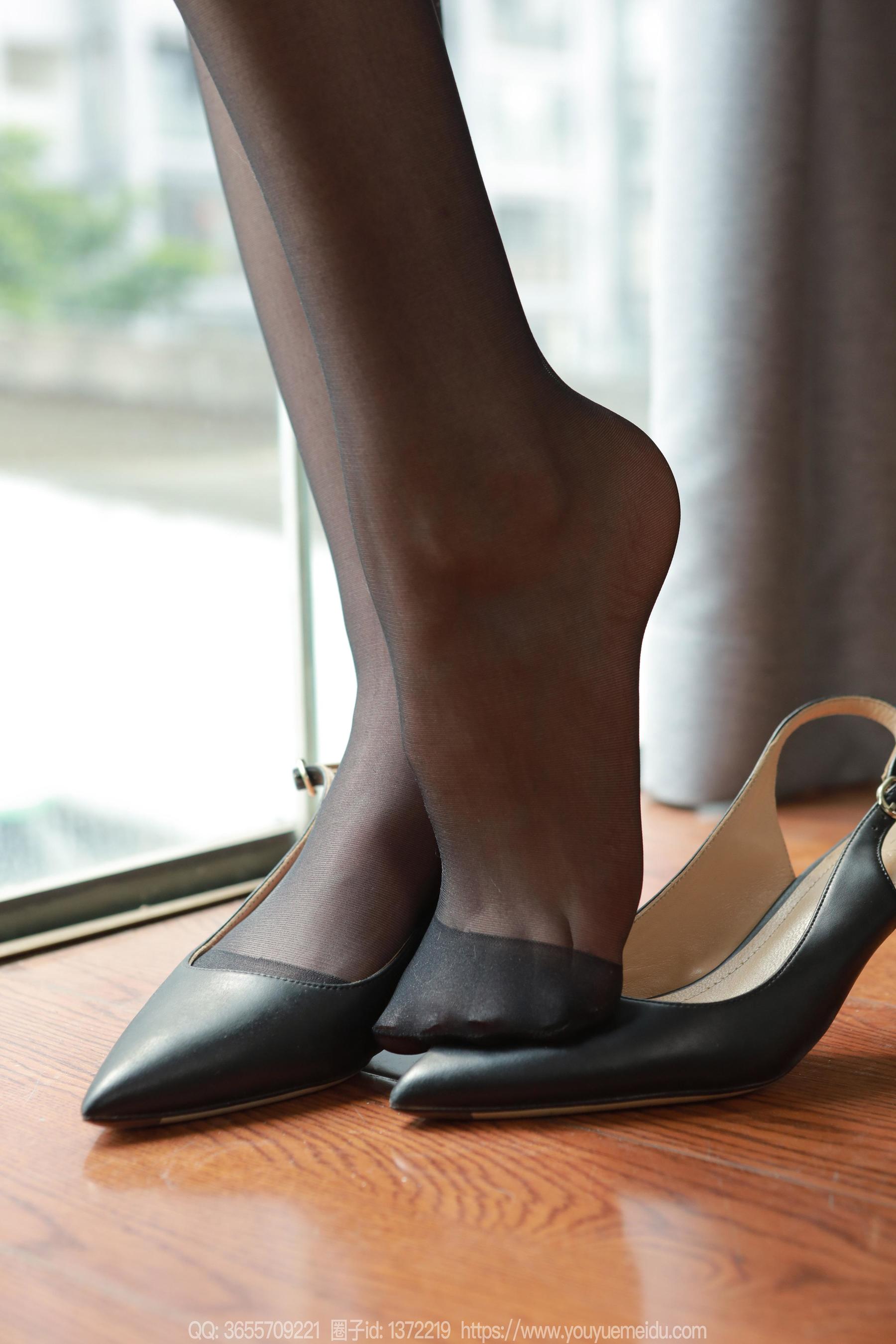 IESS异思趣向 - 模特： 团团 《脚尖加固》/(93P)