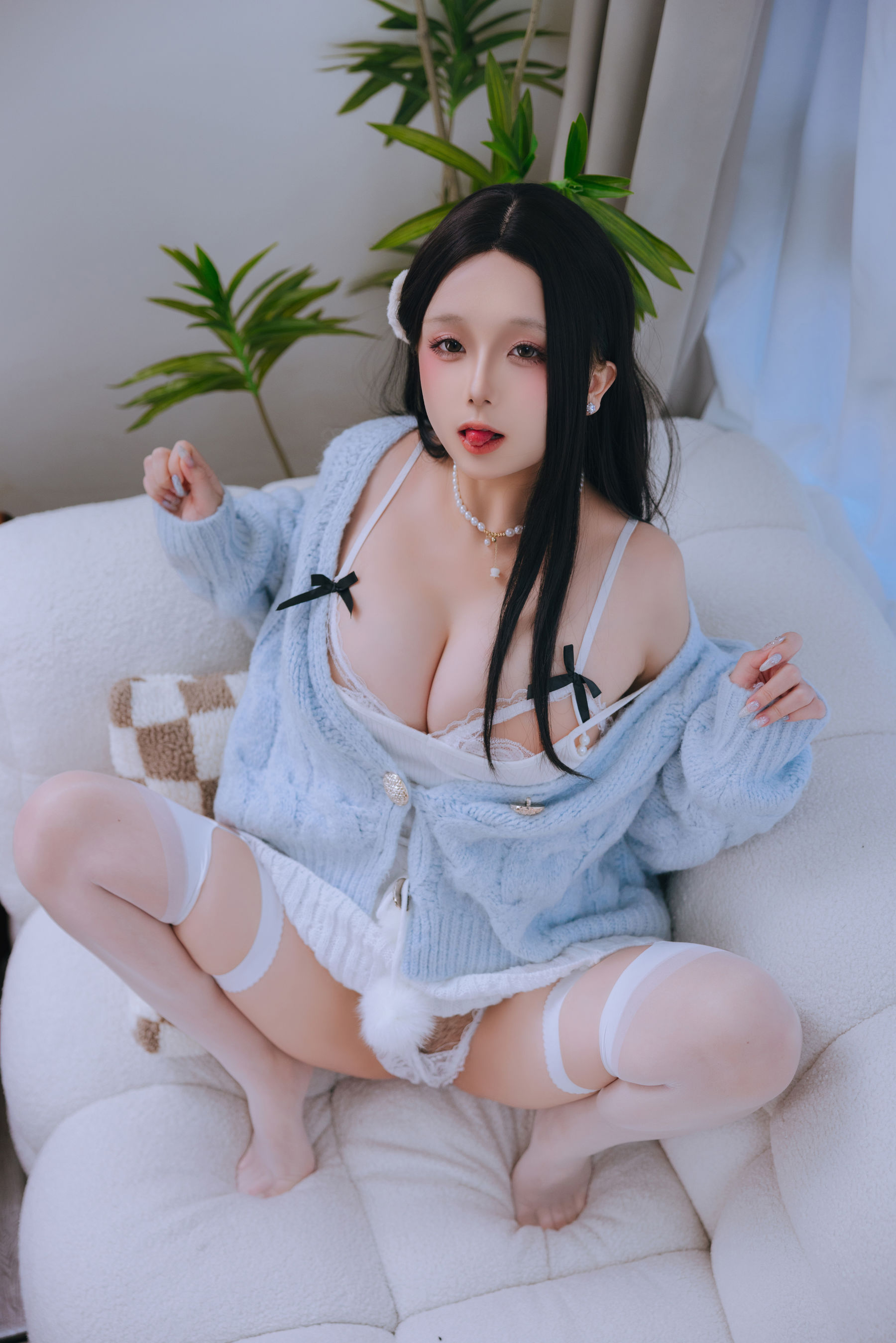 Cosplay日奈娇 - 与学姐约会/(180P)