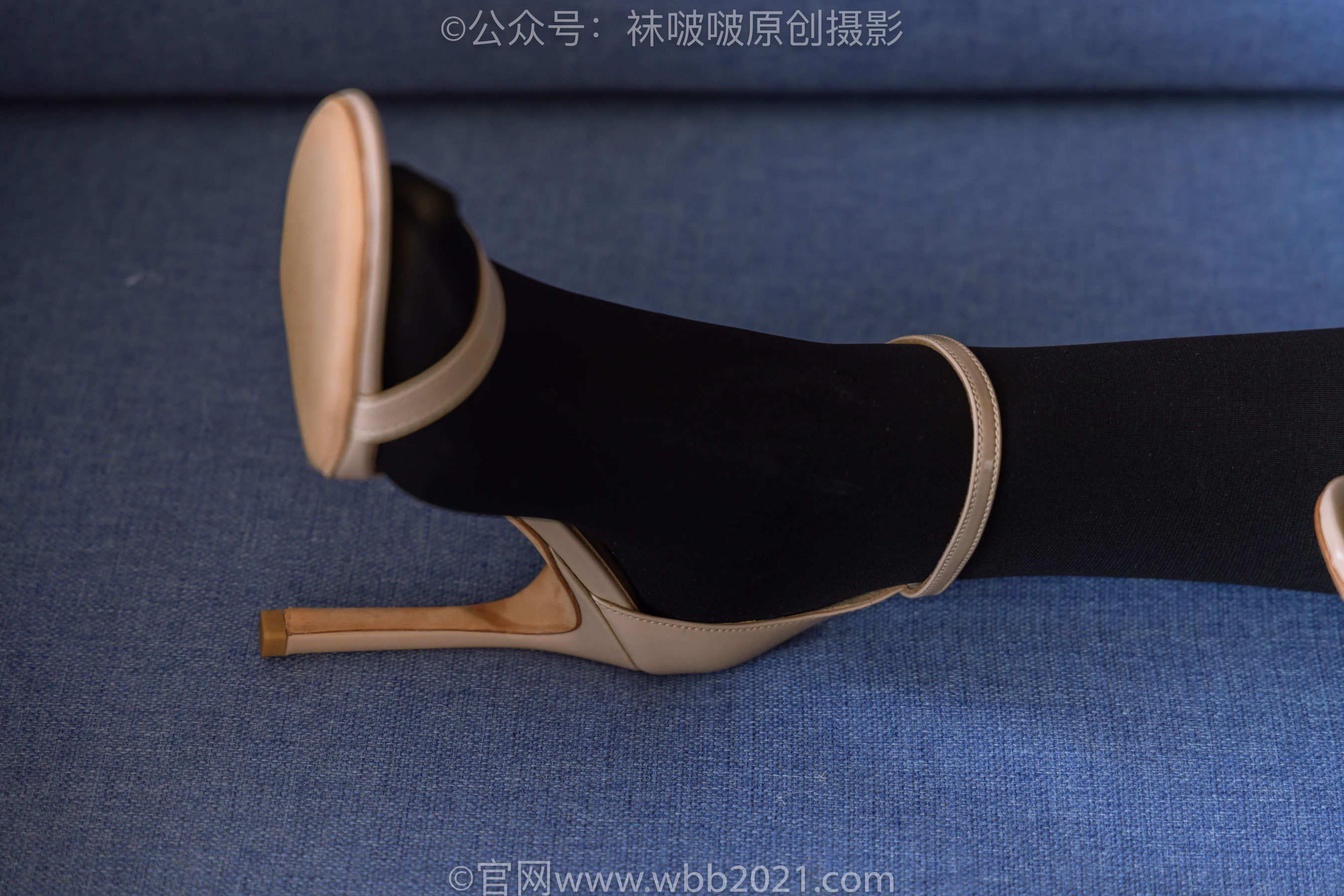 BoBoSocks袜啵啵 No.459 小甜豆 -高跟凉鞋、厚黑丝、穿鞋踩包子和橘子剧情/(150P)