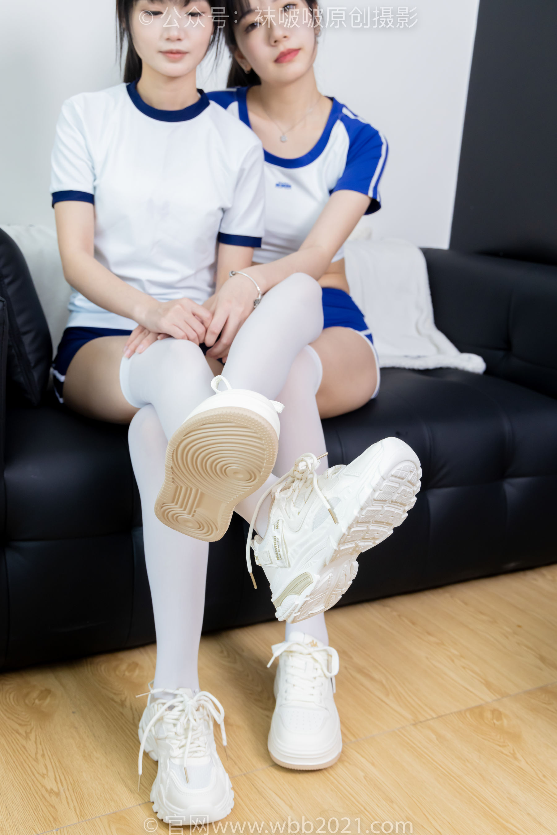 BoBoSocks袜啵啵 No.472 小甜豆&甜甜圈 - 两双运动鞋、厚白丝大腿袜、裸足、两位模特丝袜和裸足踩奶油蛋糕剧情/(177P)