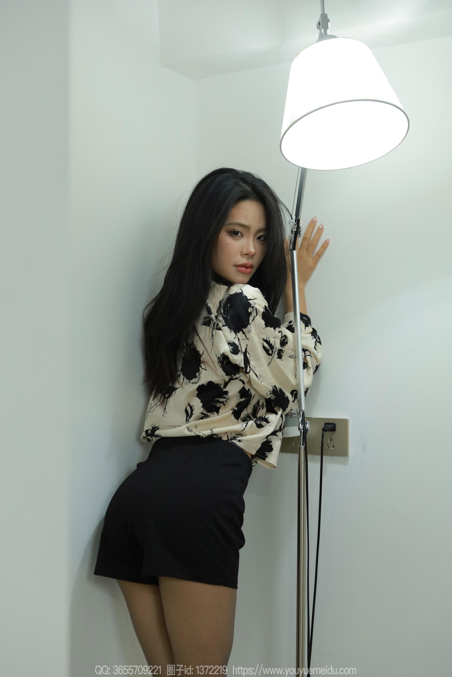 IESS异思趣向 - 模特： 兔兔 《花花衬衫（下）》/(87P)